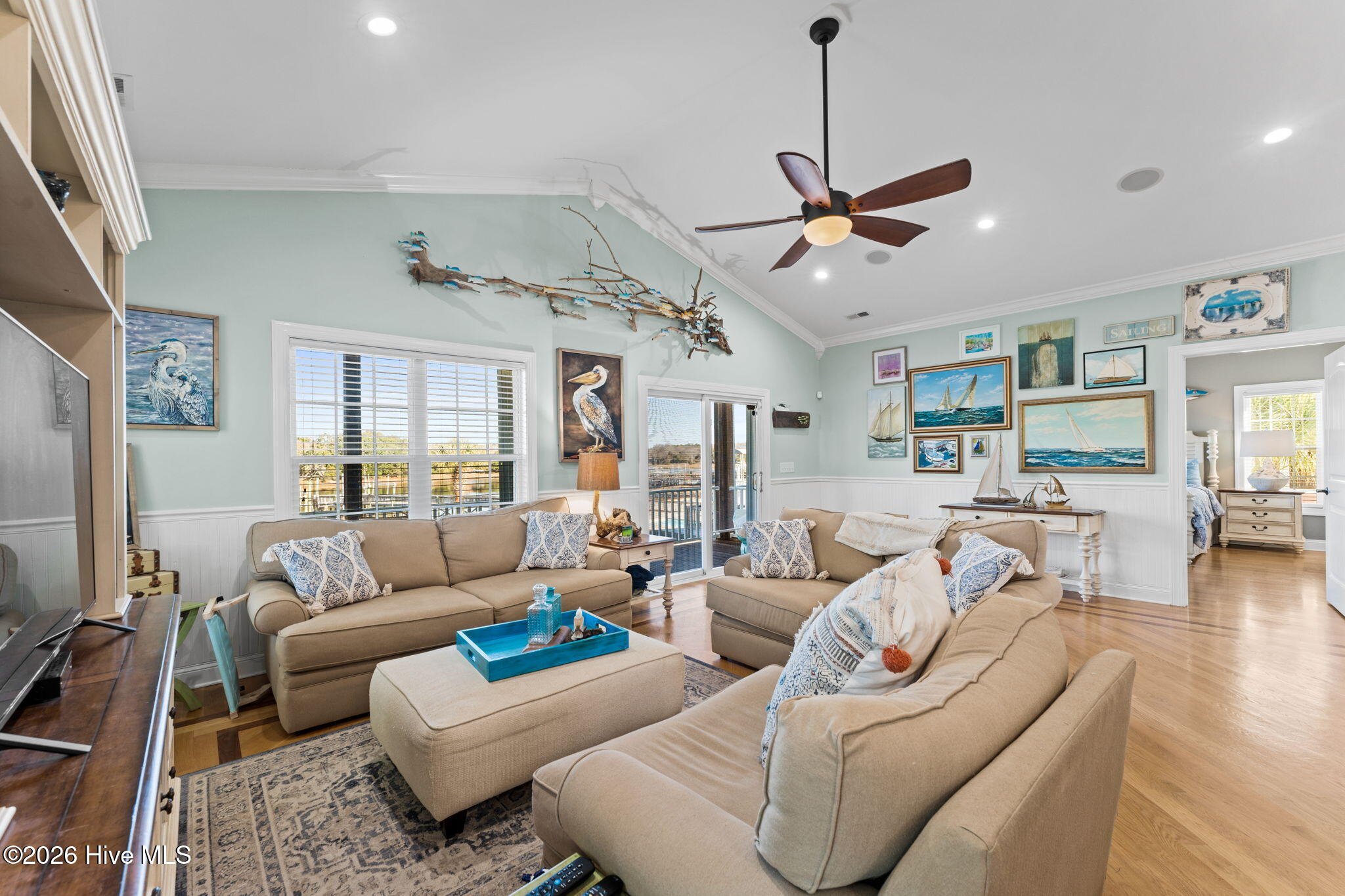 100553257 | Photo 10