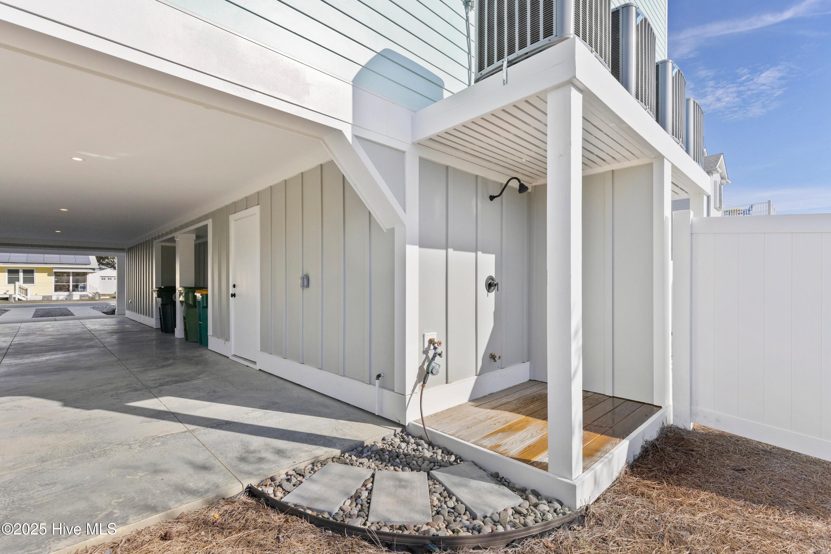 100544880 | Photo 45