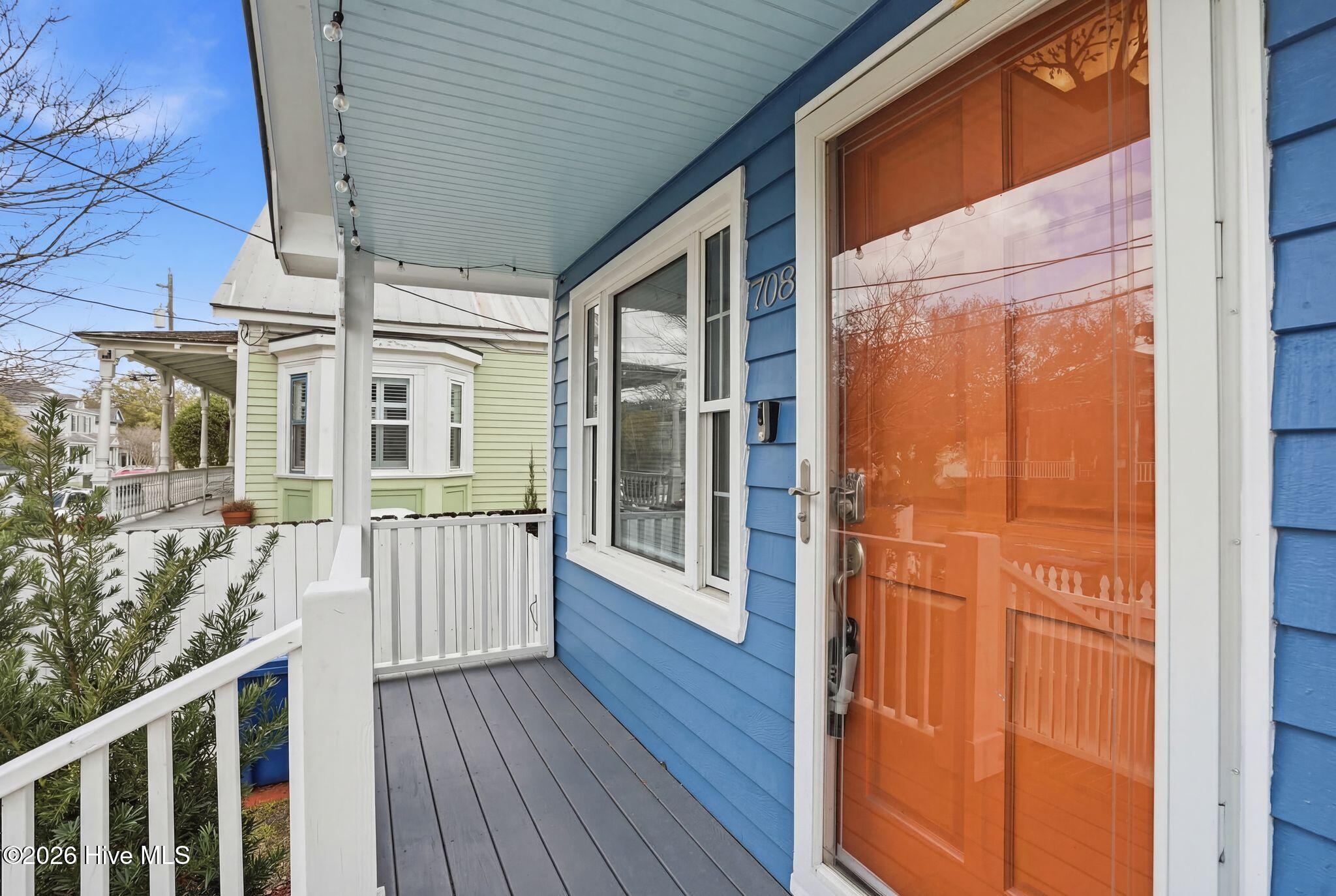 100559887 | Photo 11