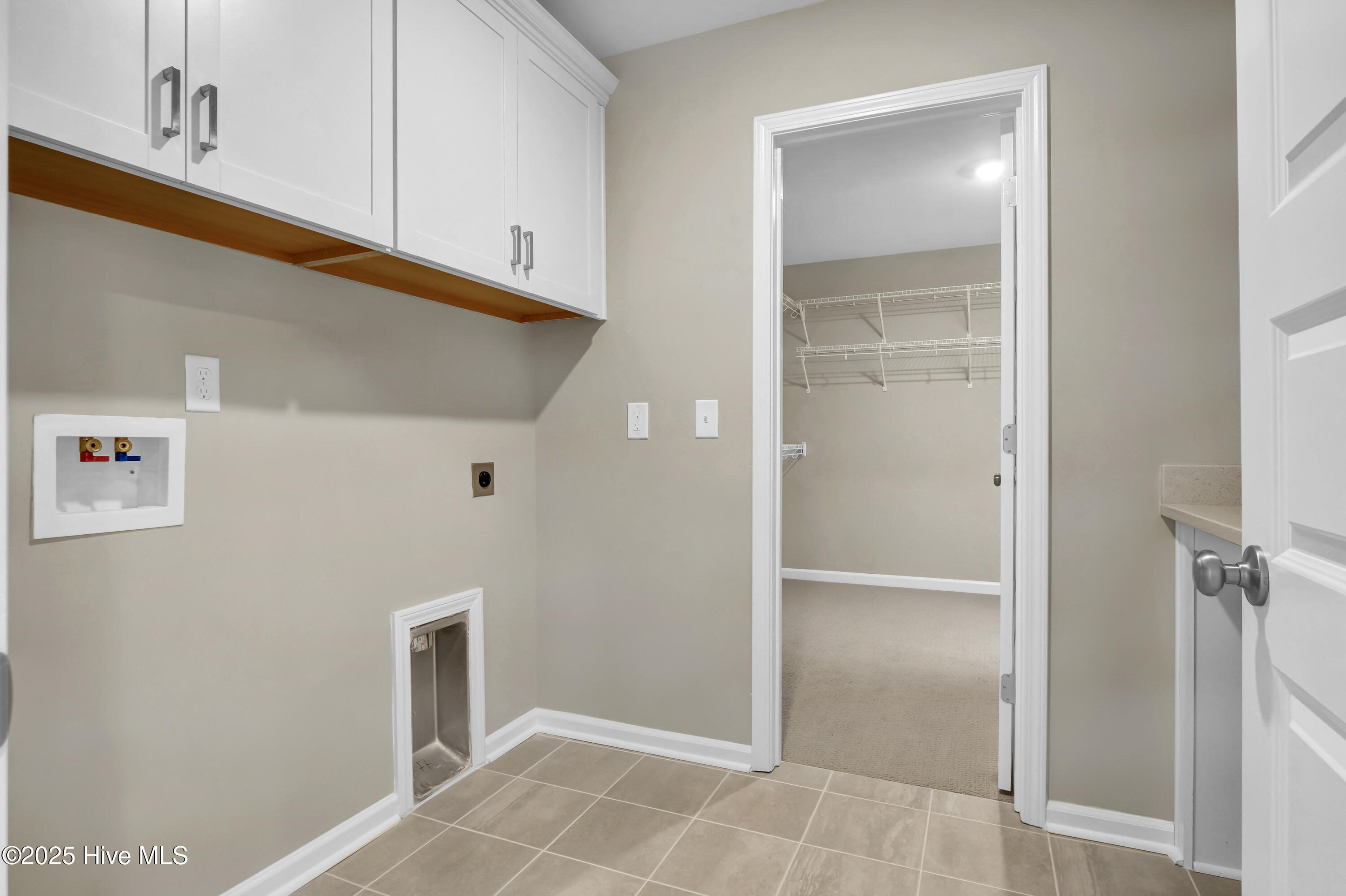 100561903 | Photo 18