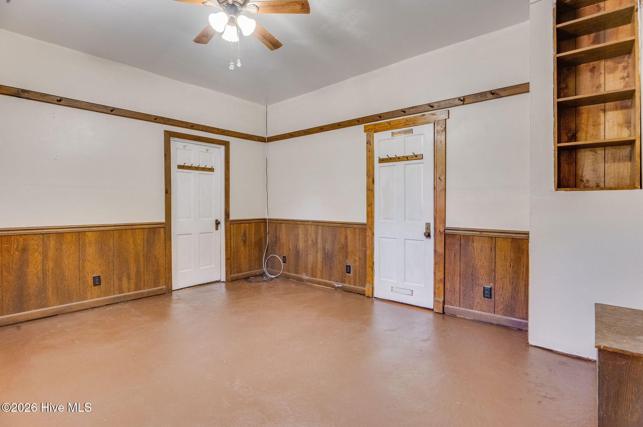 100561889 | Photo 36