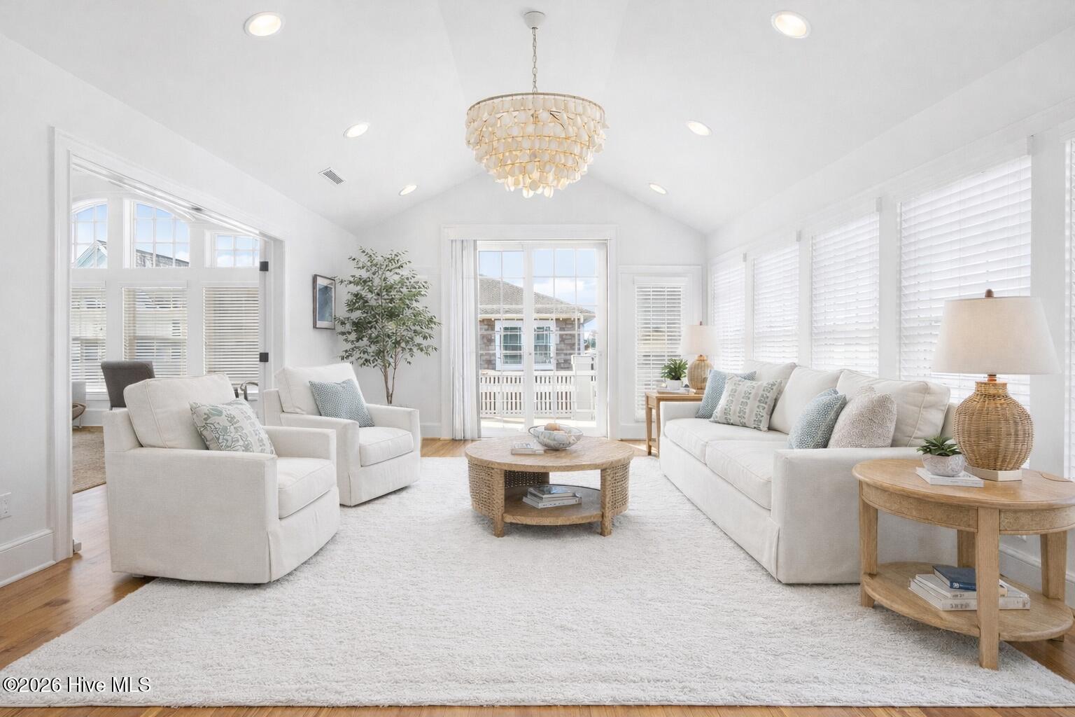 7FD8B195-65FC-4DF4-B043-0C0C291BAD61