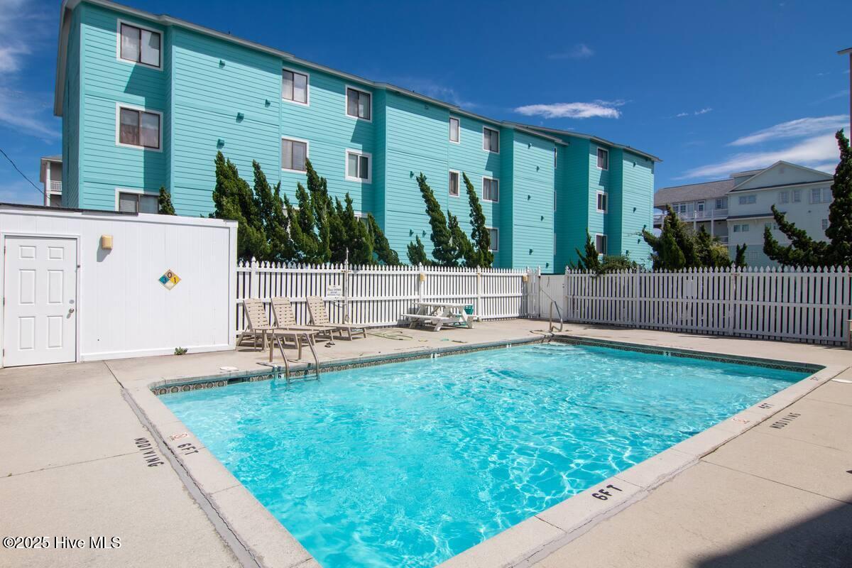 100531007 | Photo 18