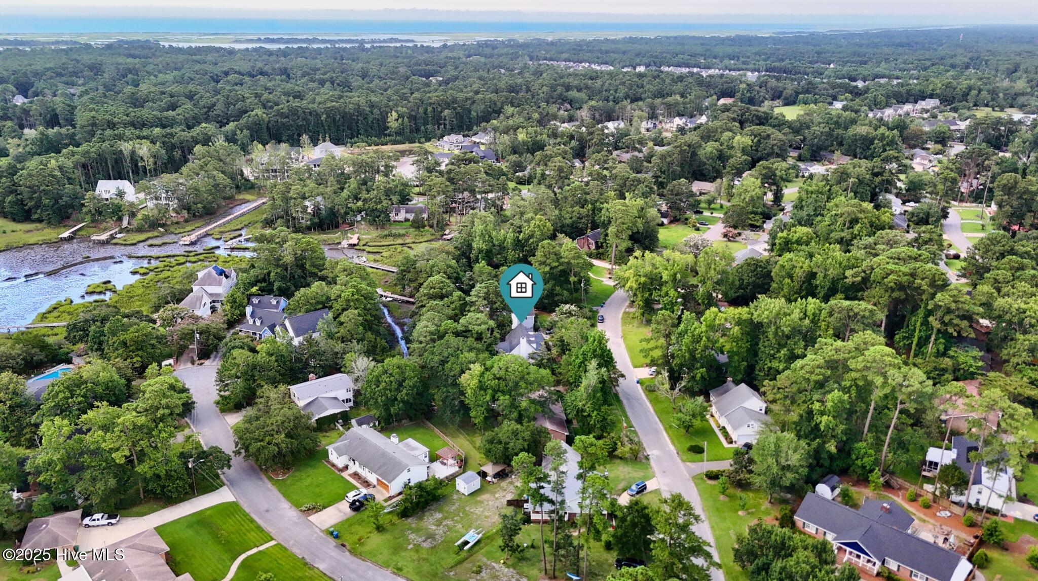 100521049 | Photo 56