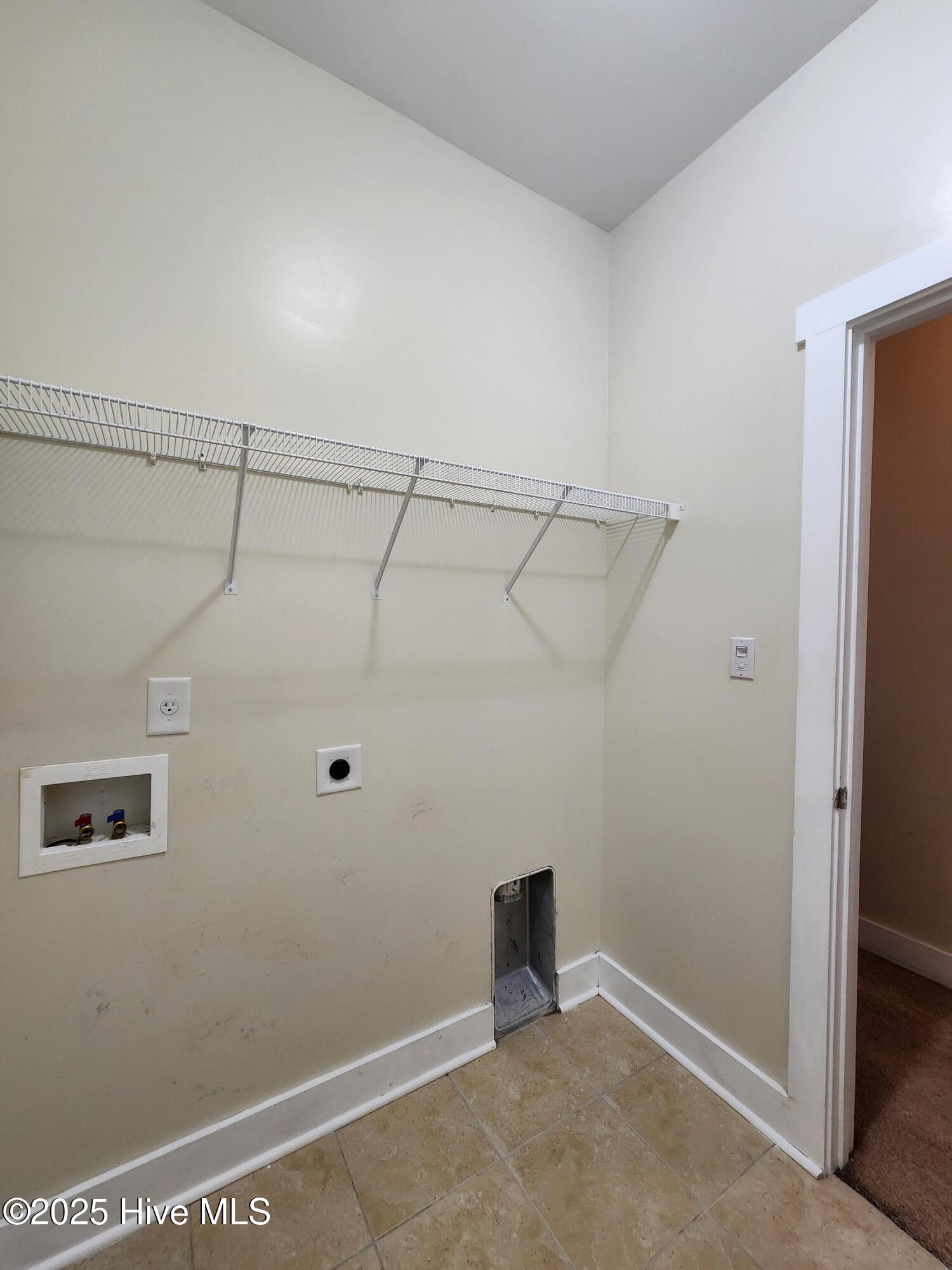 100569156 | Photo 30