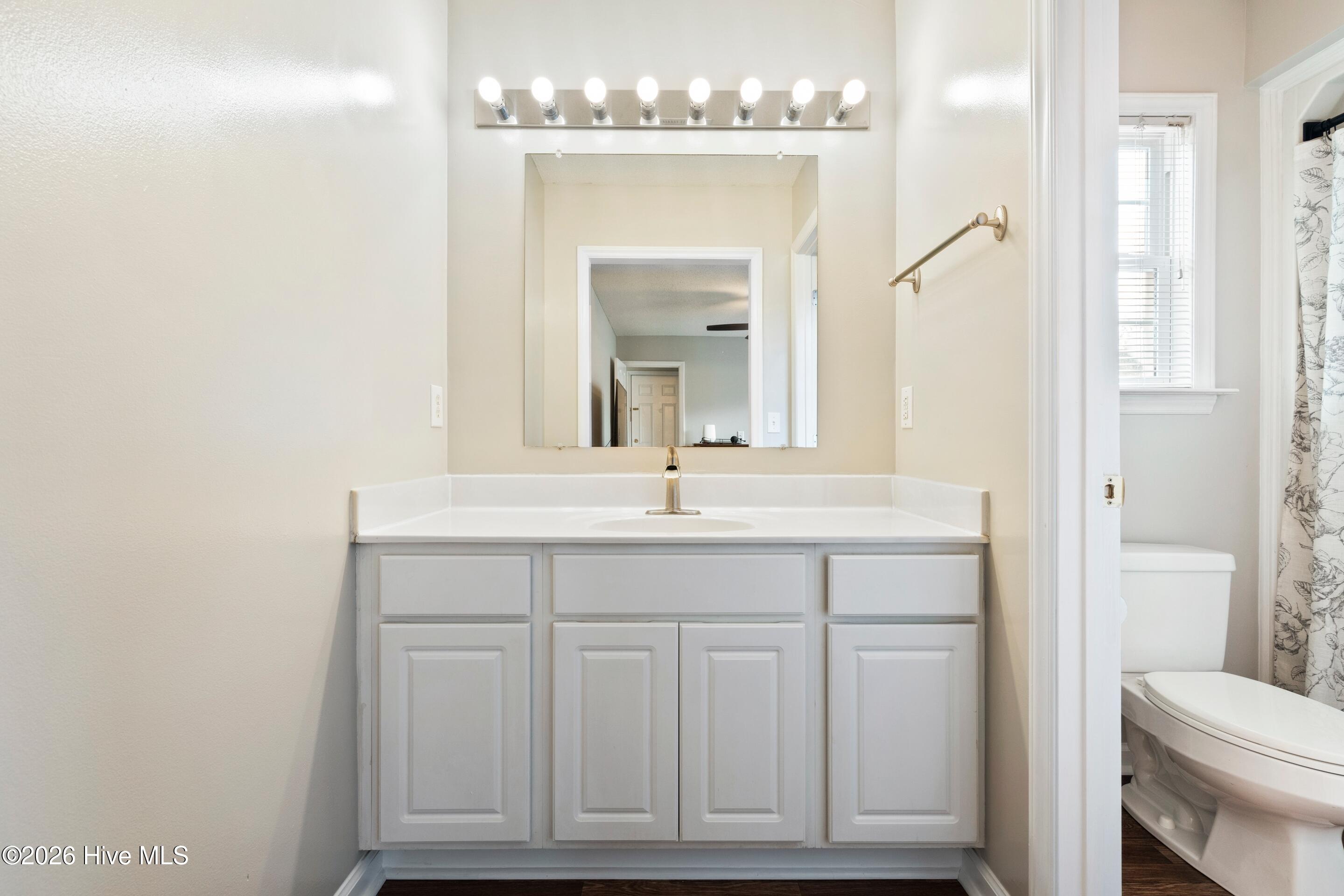 100547828 | Photo 19