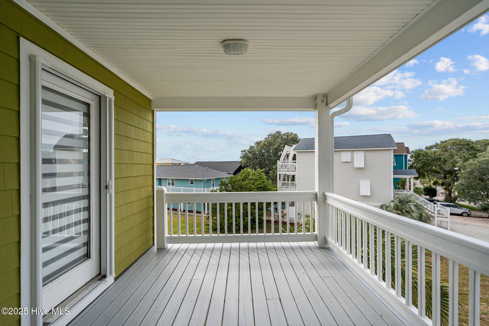 100528762 | Photo 74