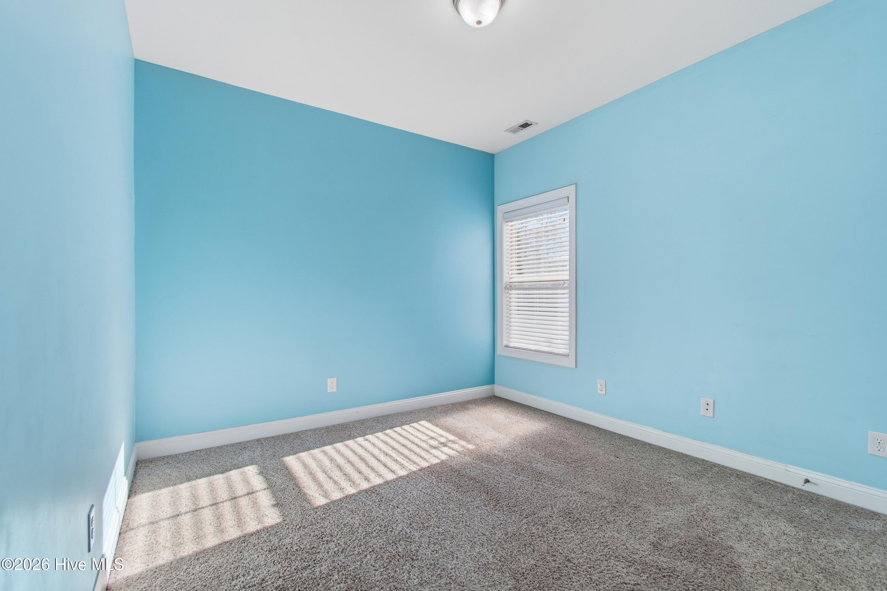 100549174 | Photo 29