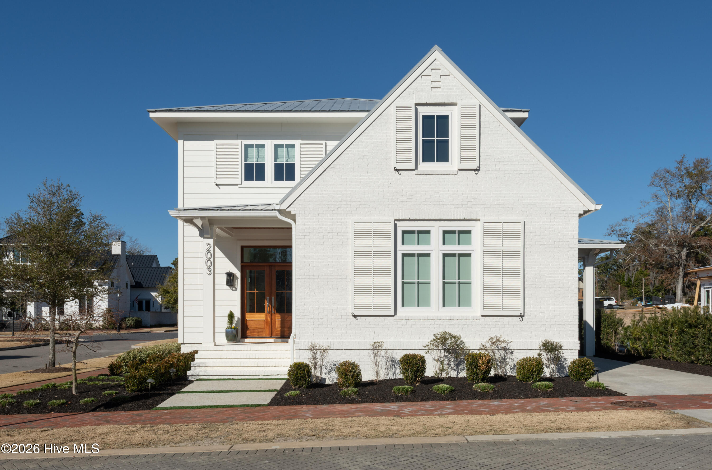 100553273 | Photo 35