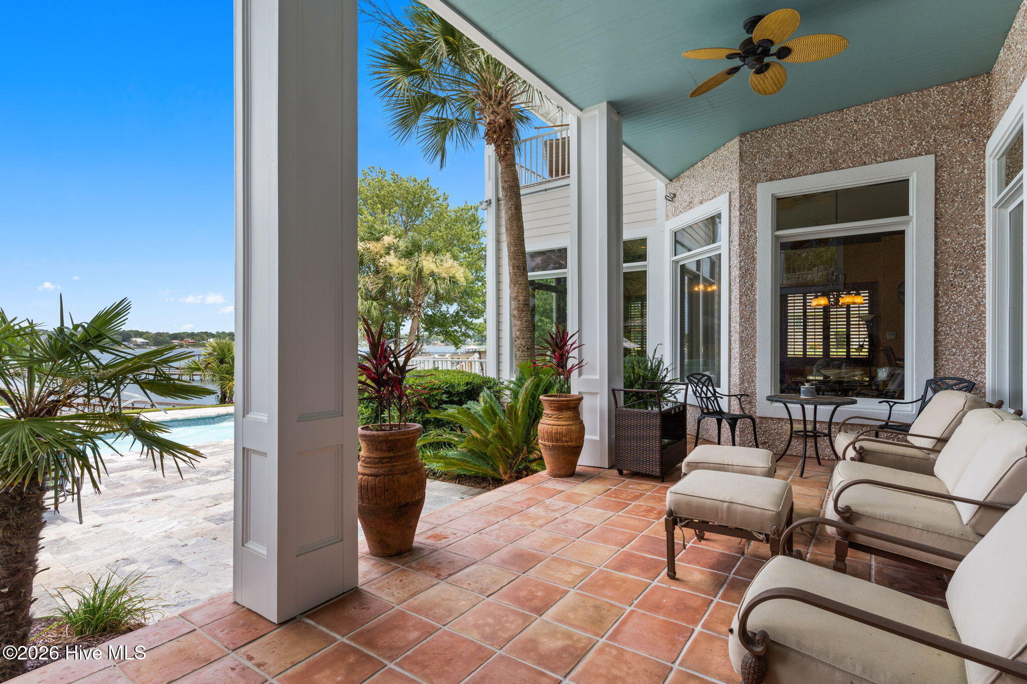 100554709 | Photo 26