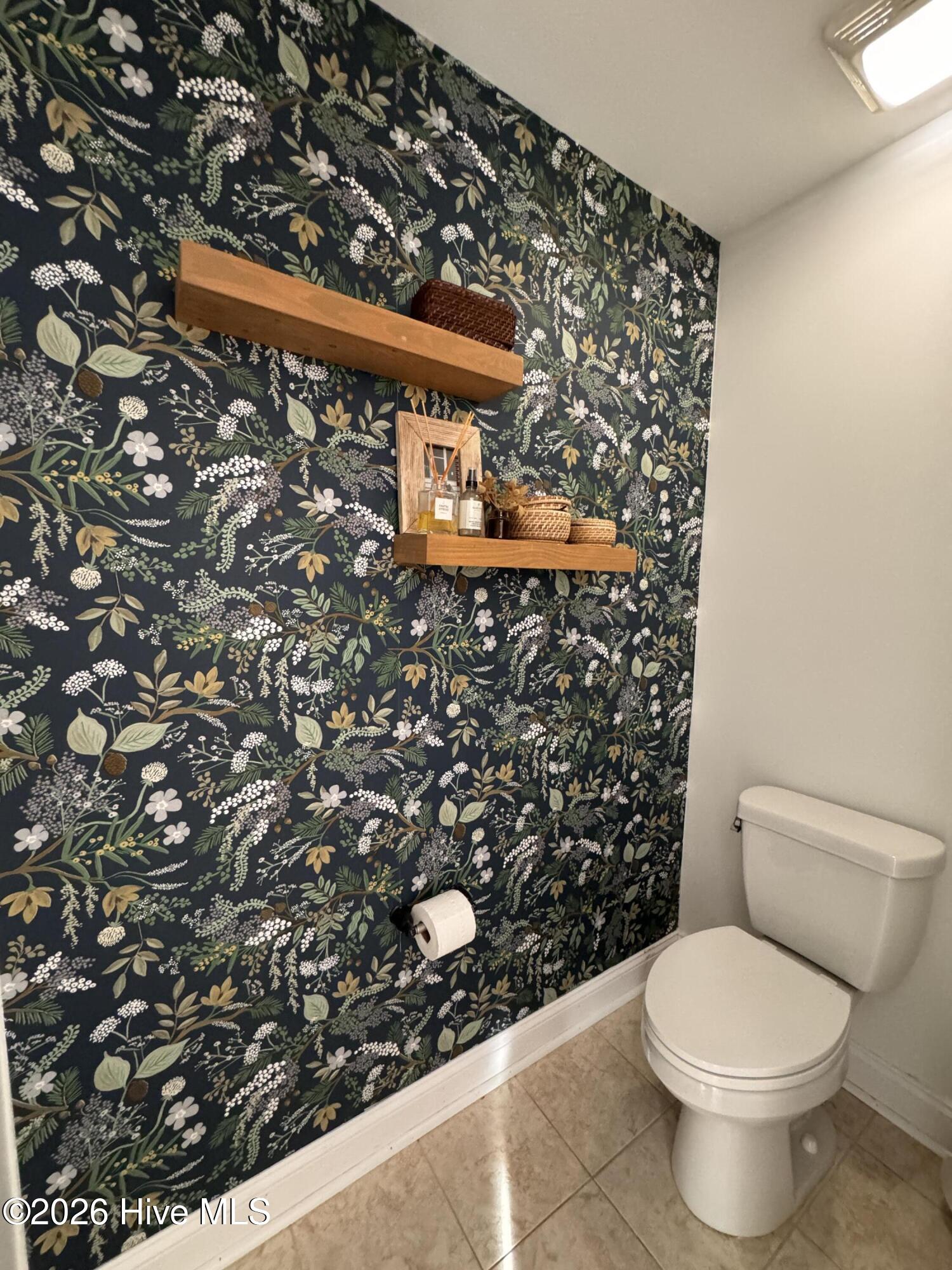 100570096 | Photo 14