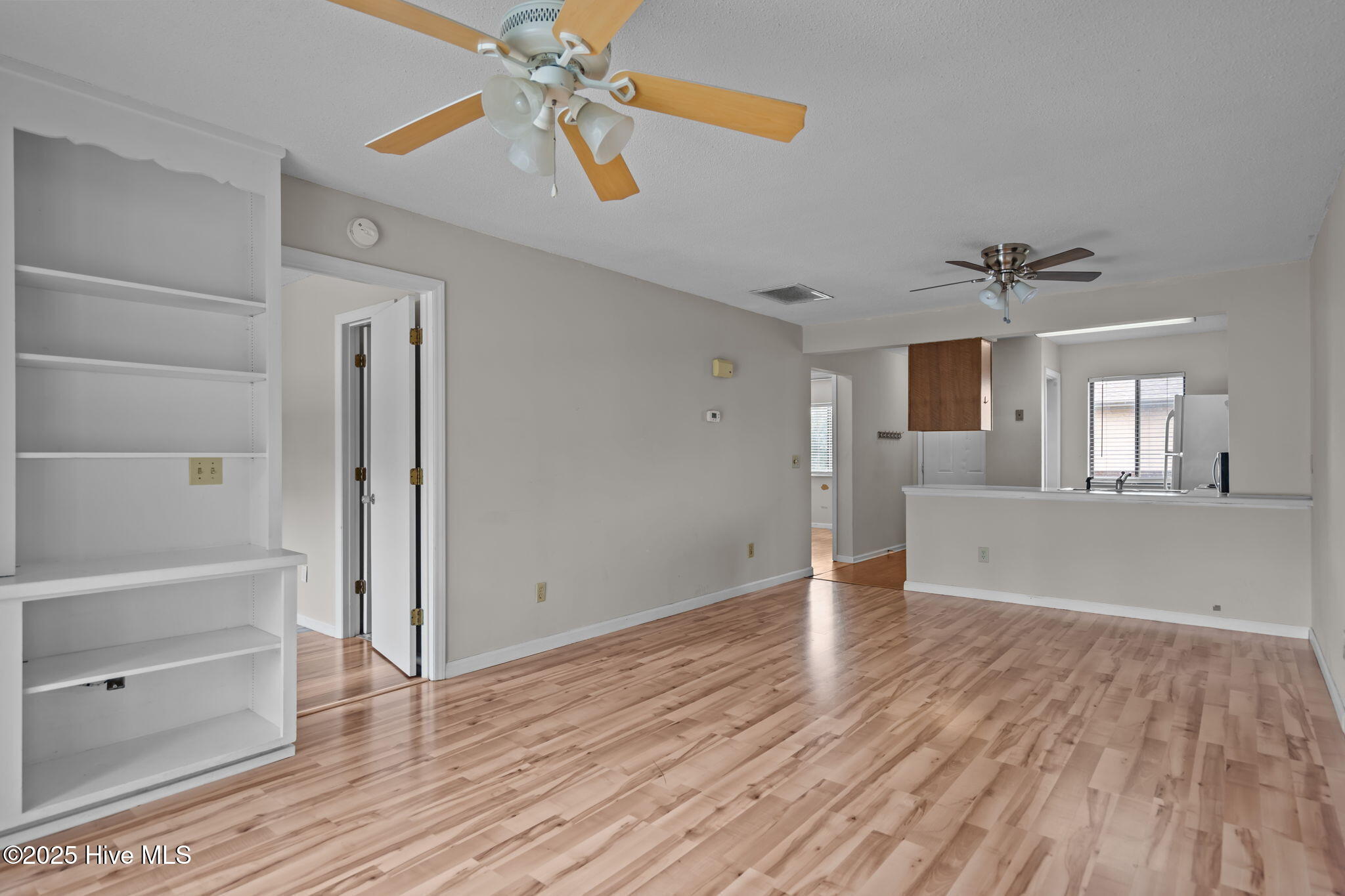 100529850 | Photo 19