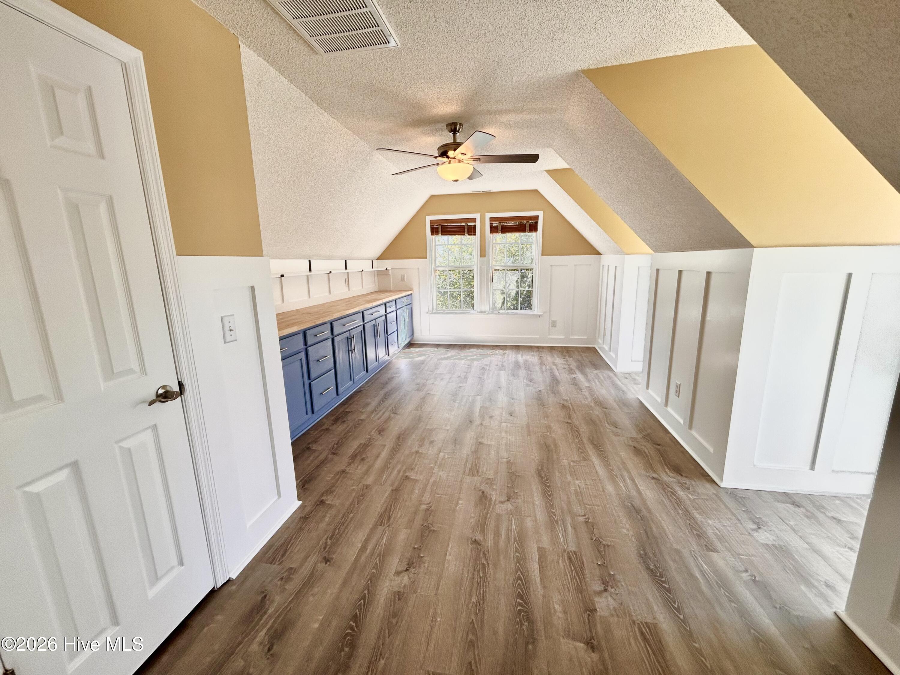 100564341 | Photo 20