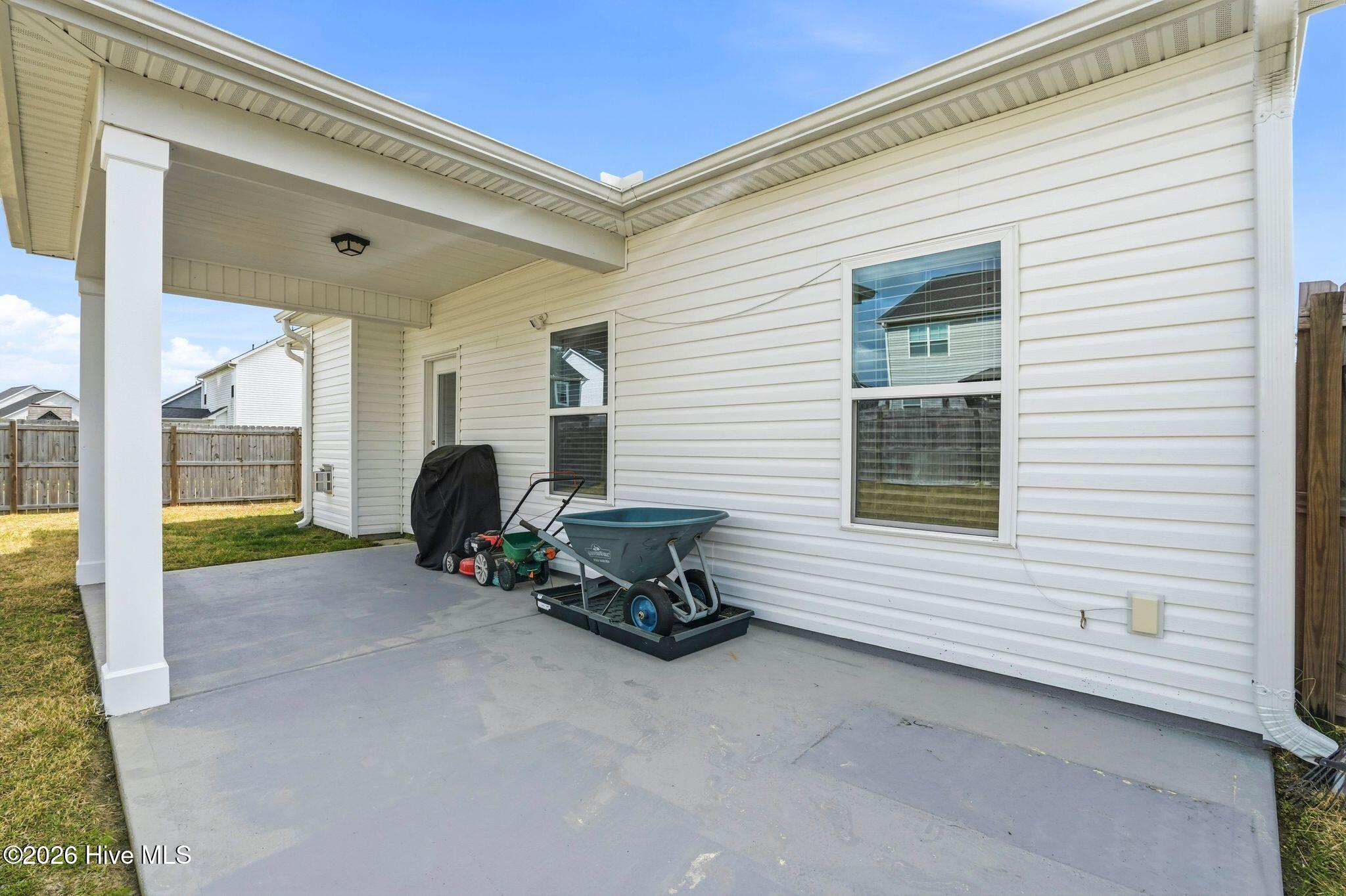 100567646 | Photo 64