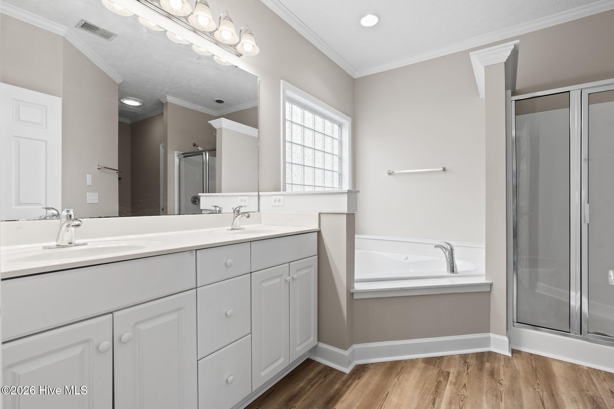 100559407 | Photo 26