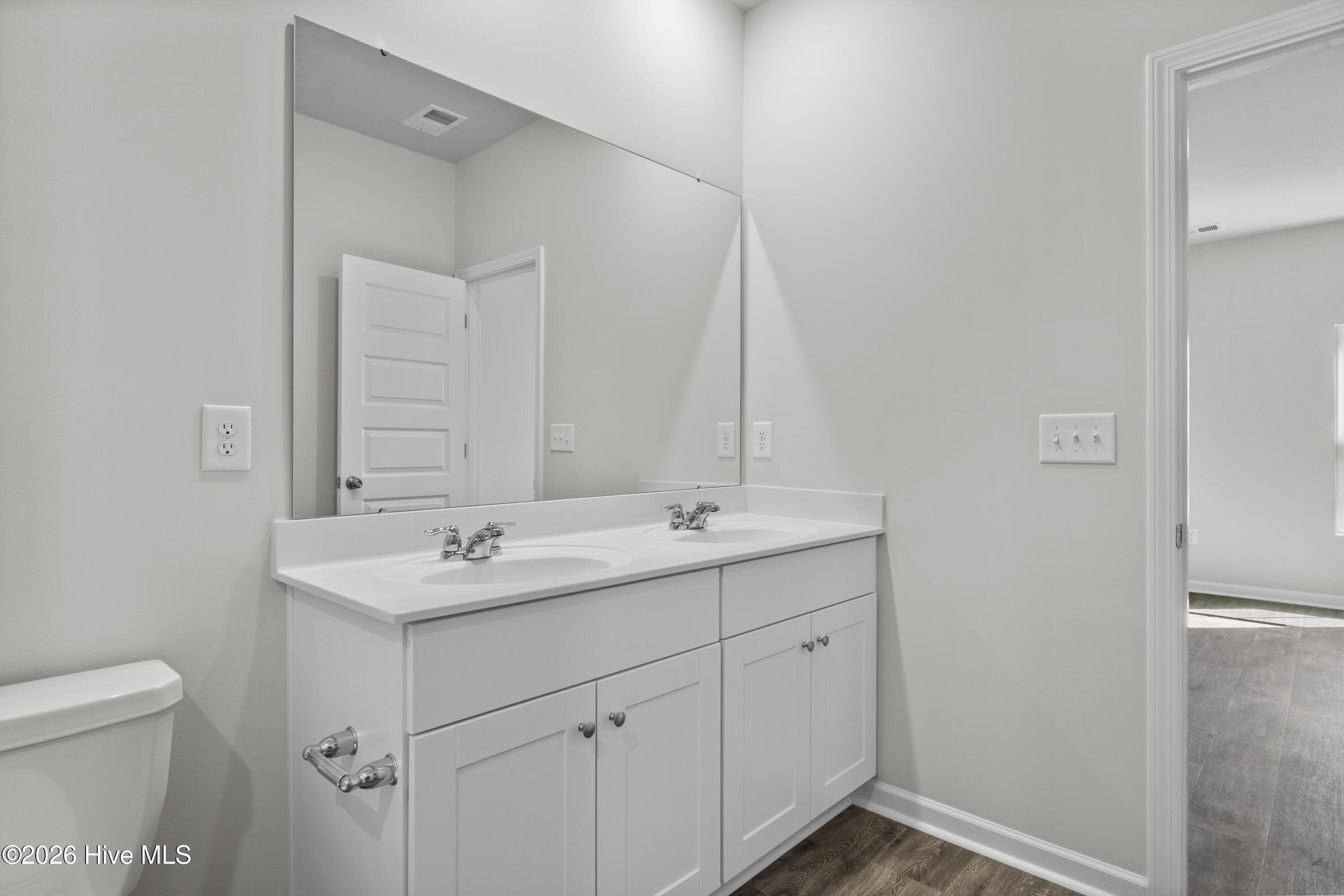 100557776 | Photo 19