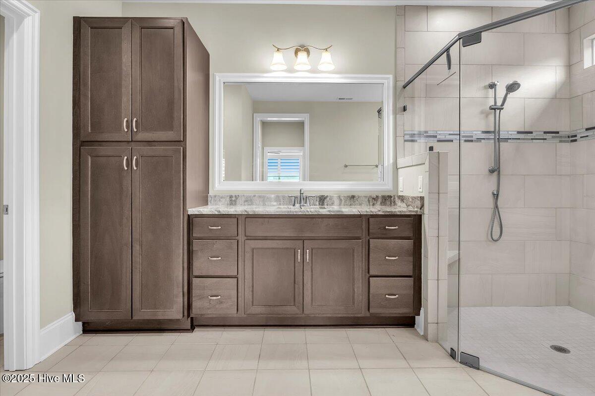 100540967 | Photo 47