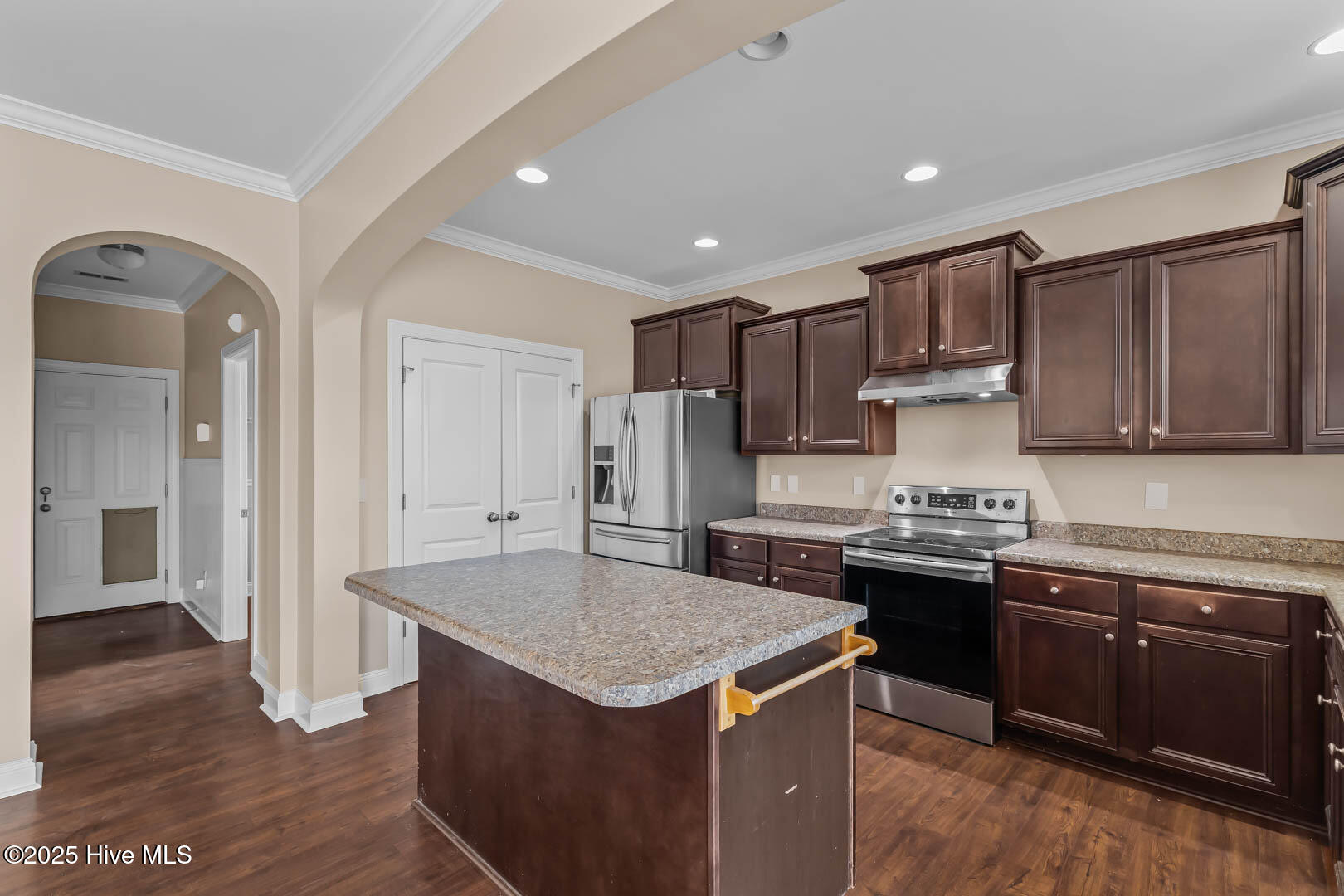 100532827 | Photo 22