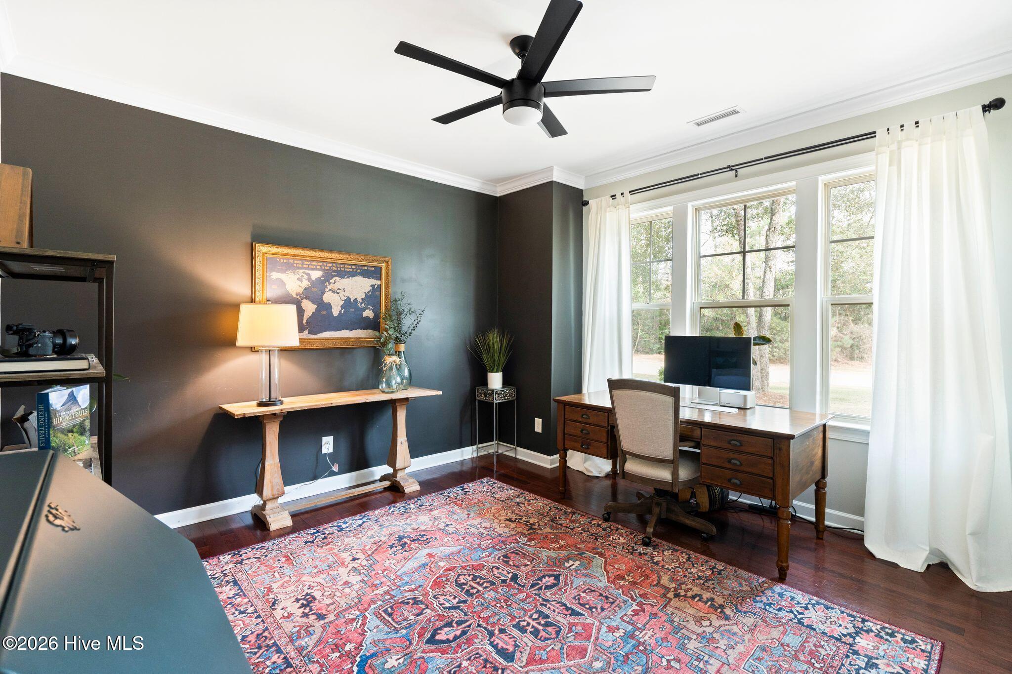 100562110 | Photo 32