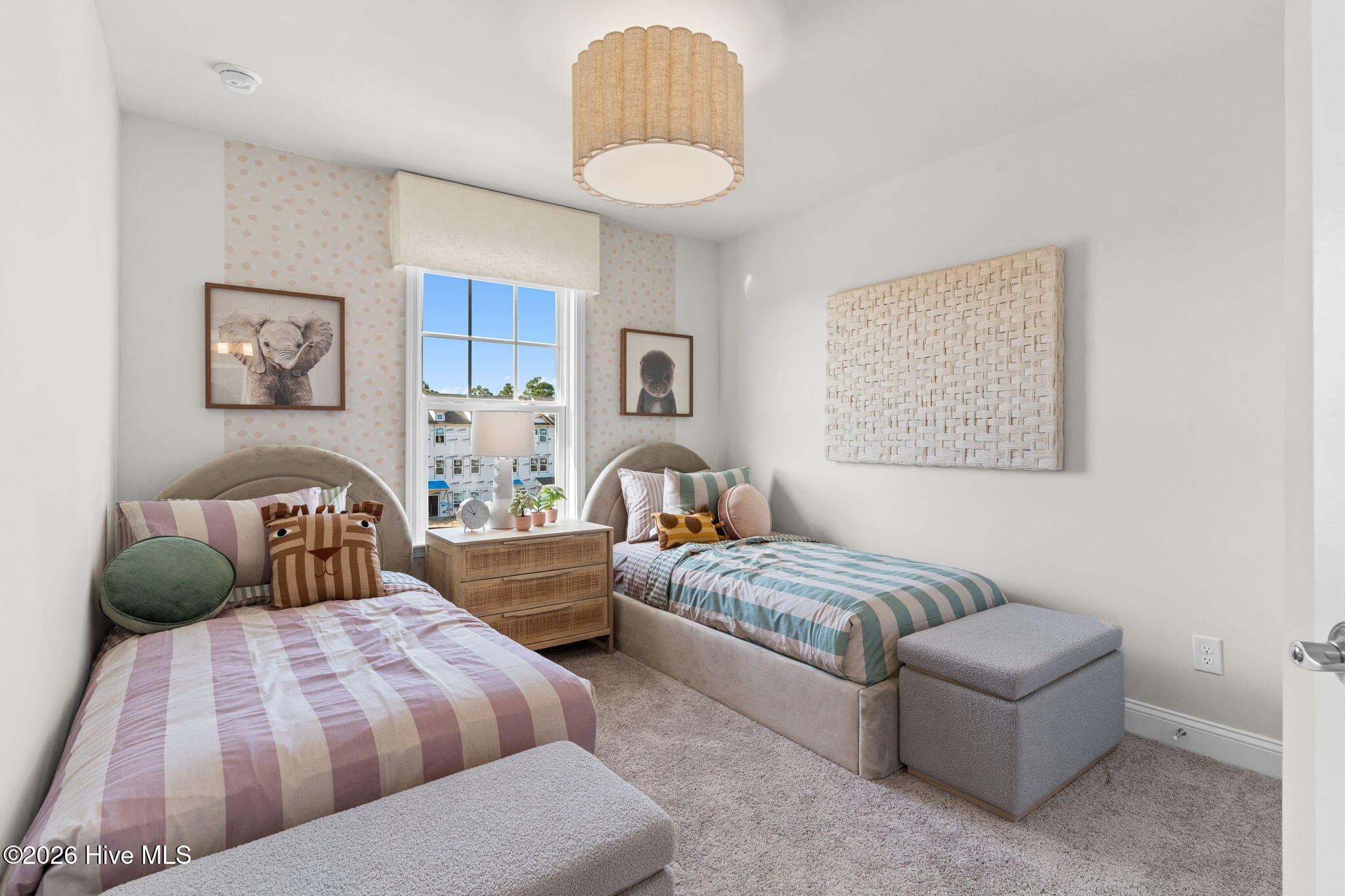 100560253 | Photo 38