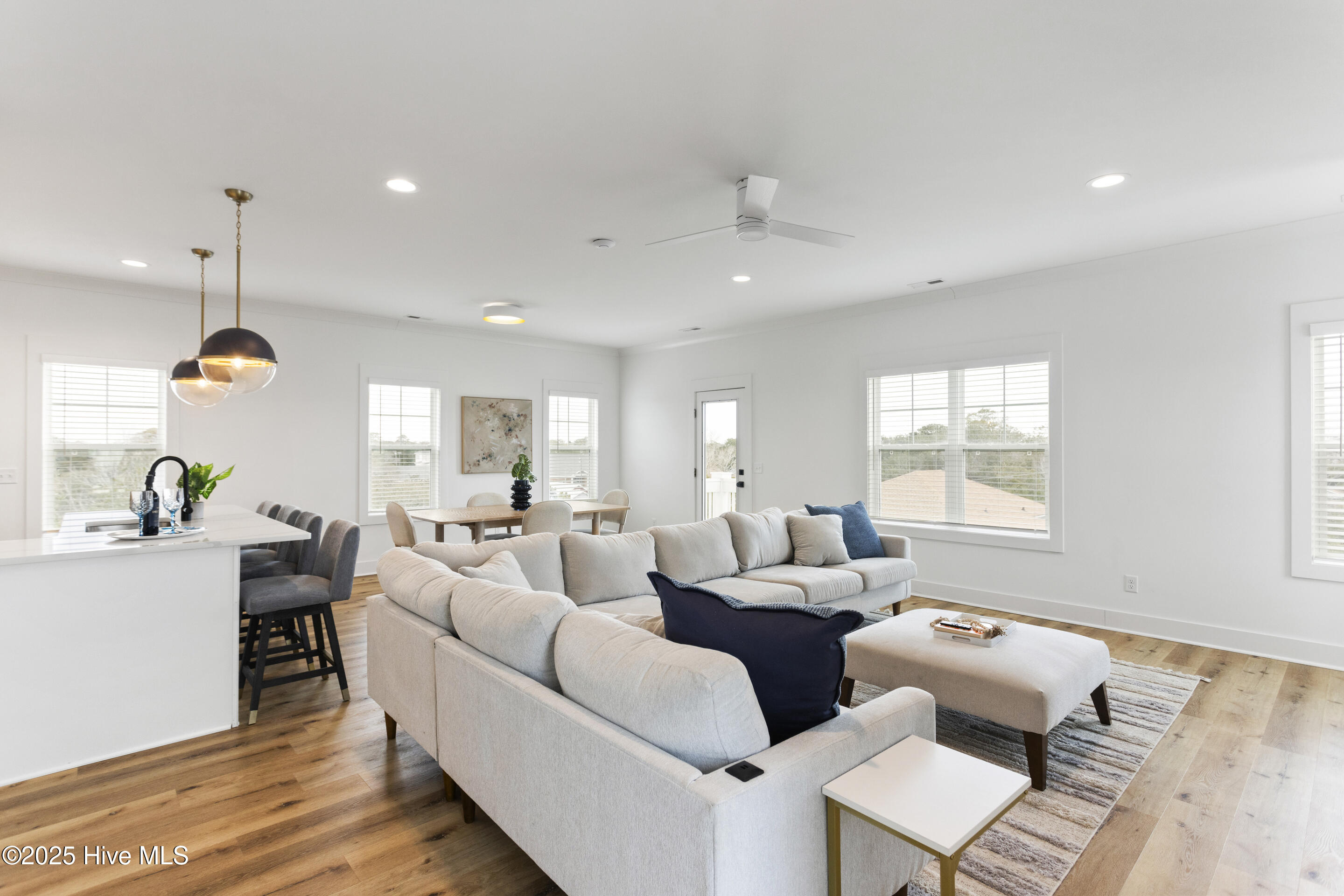 100521314 | Photo 11