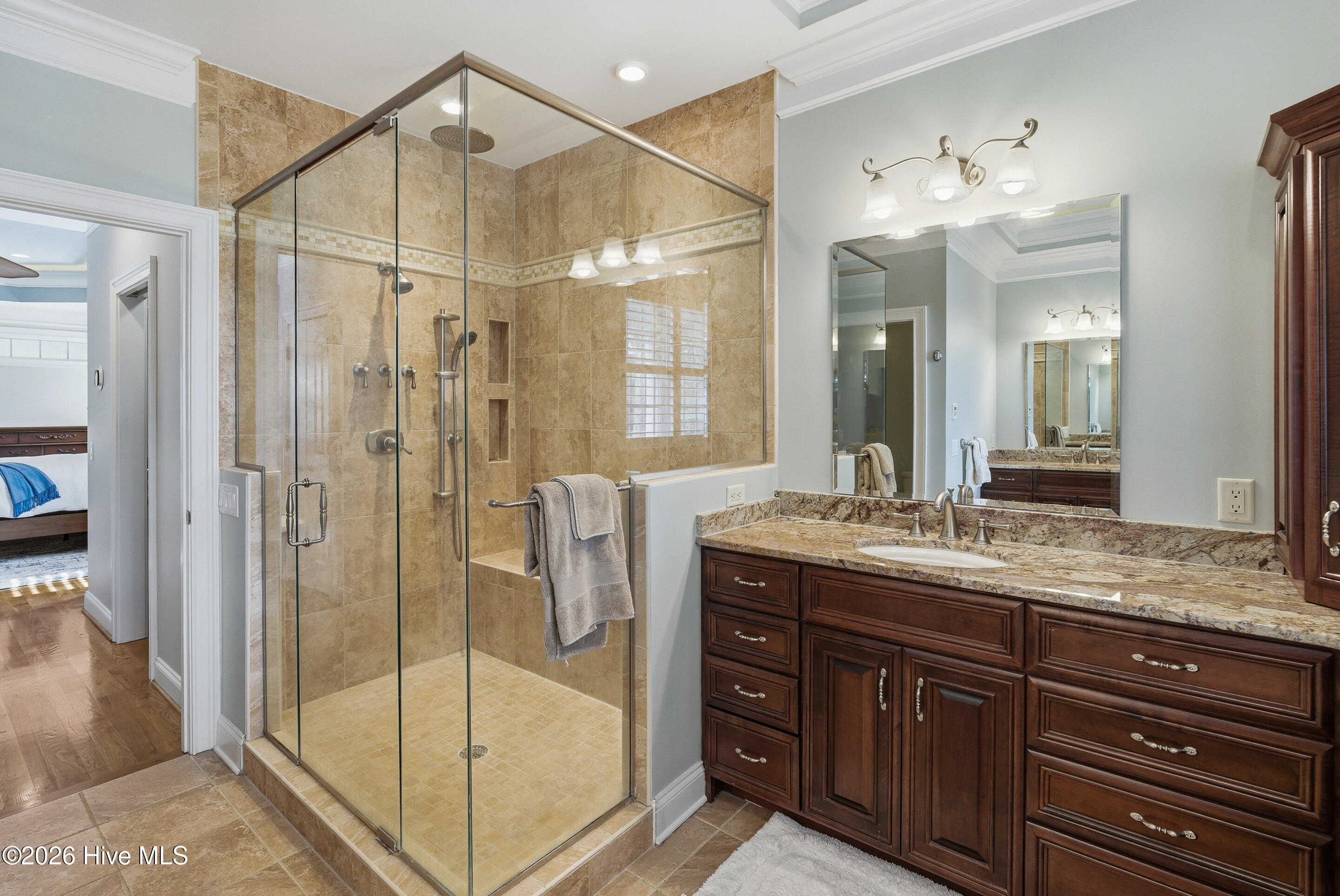 100563976 | Photo 21