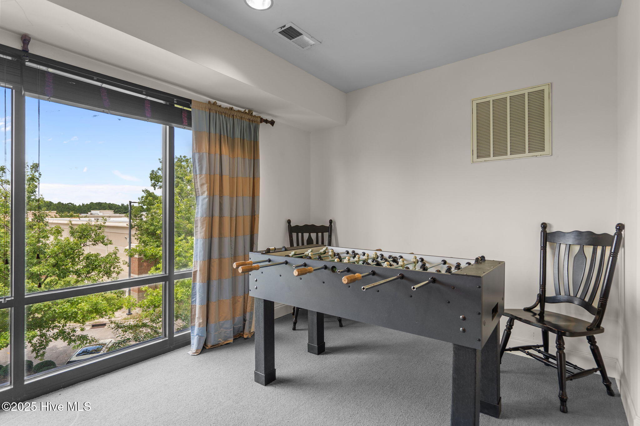 100525076 | Photo 44