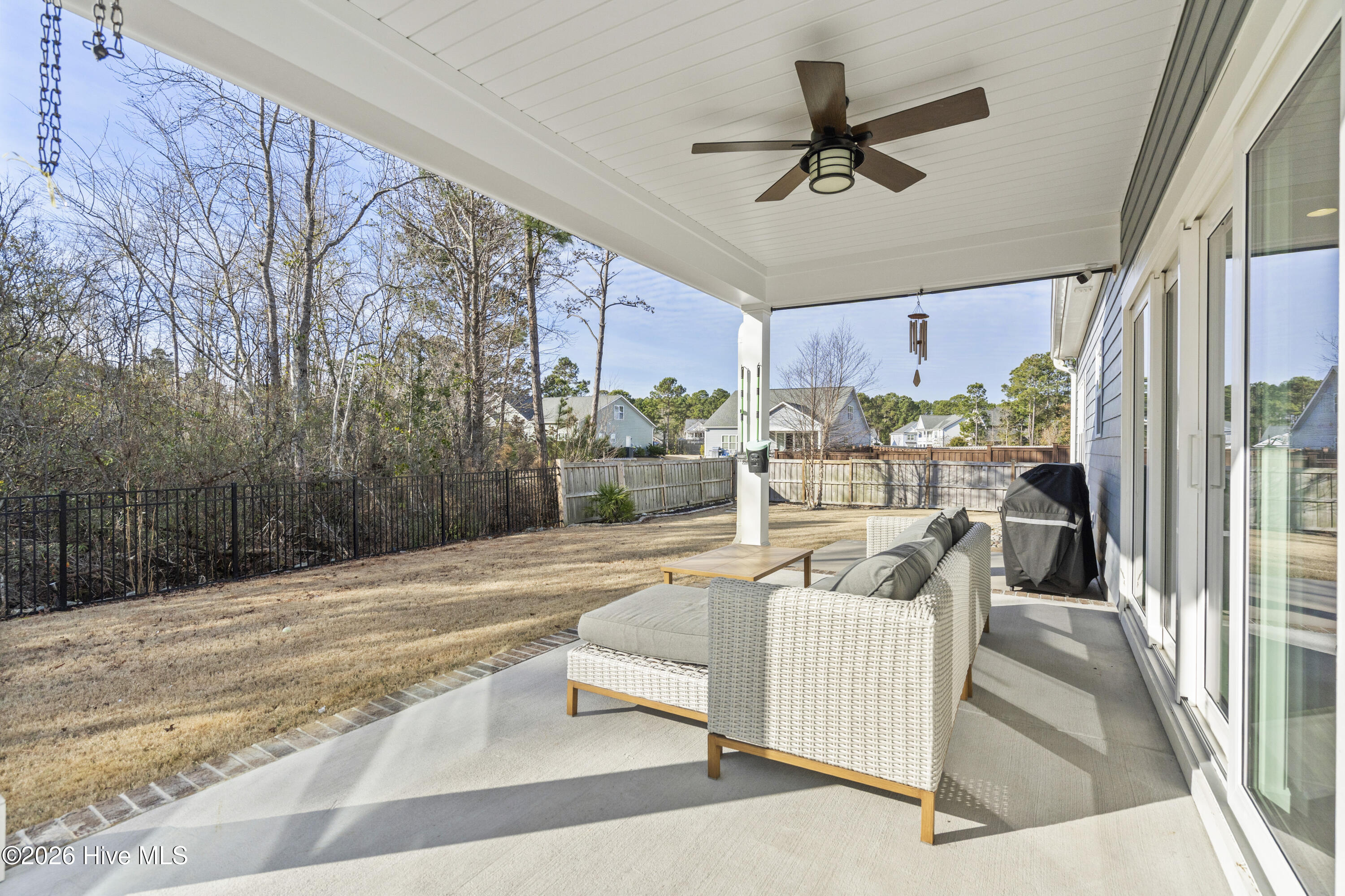 100552467 | Photo 50