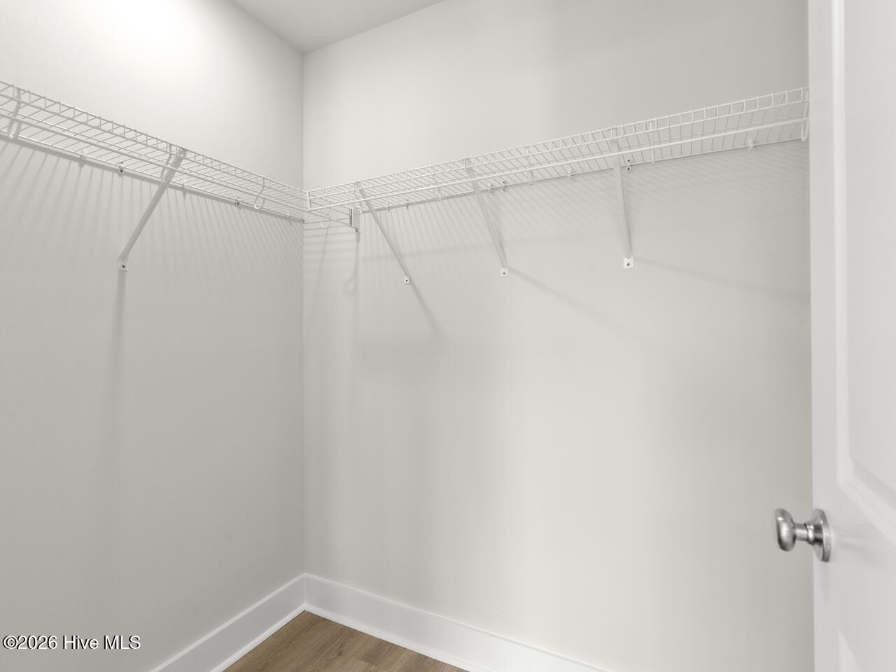 100532361 | Photo 24