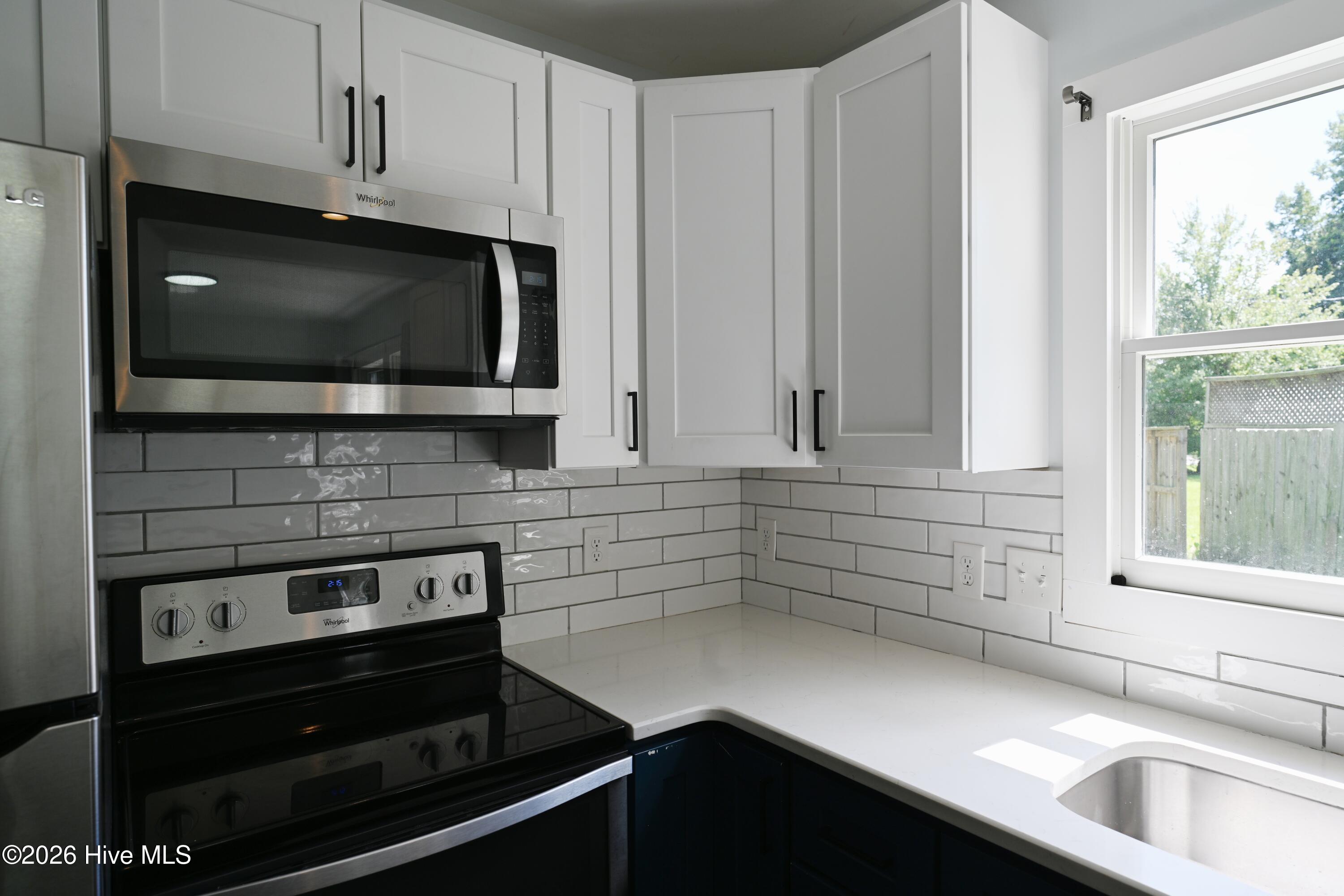 100570662 | Photo 40