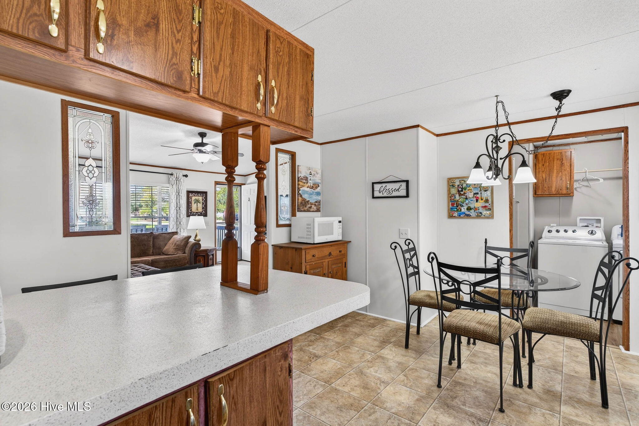 100561384 | Photo 12