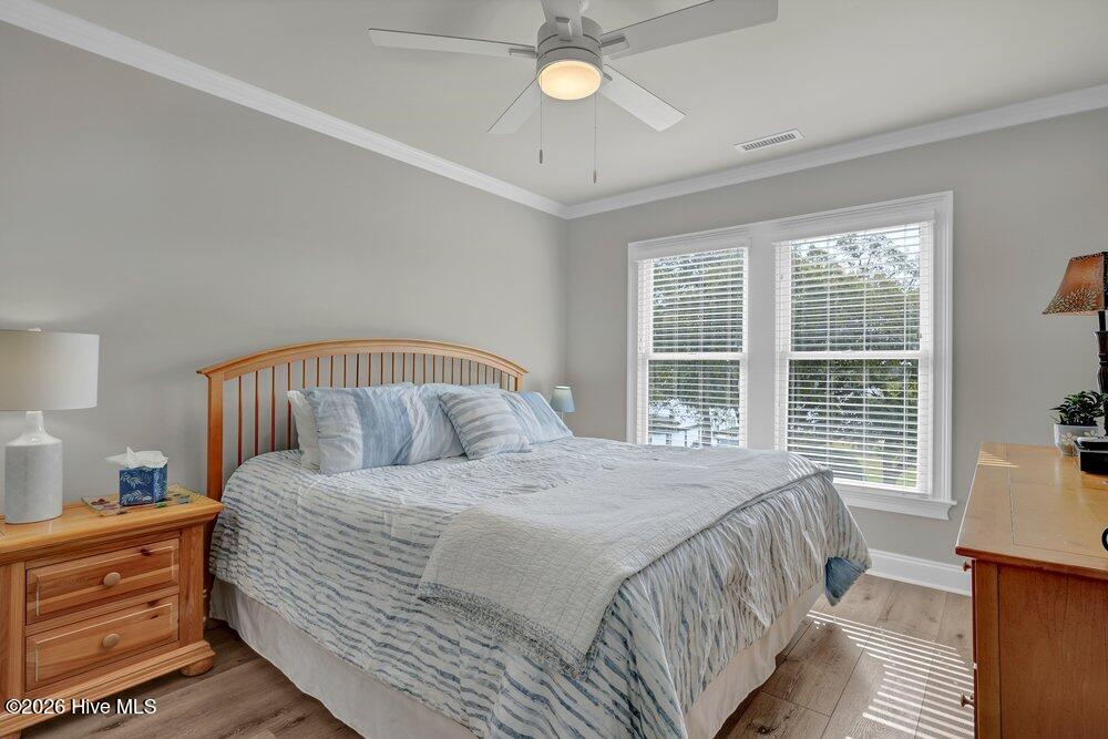 100563942 | Photo 35