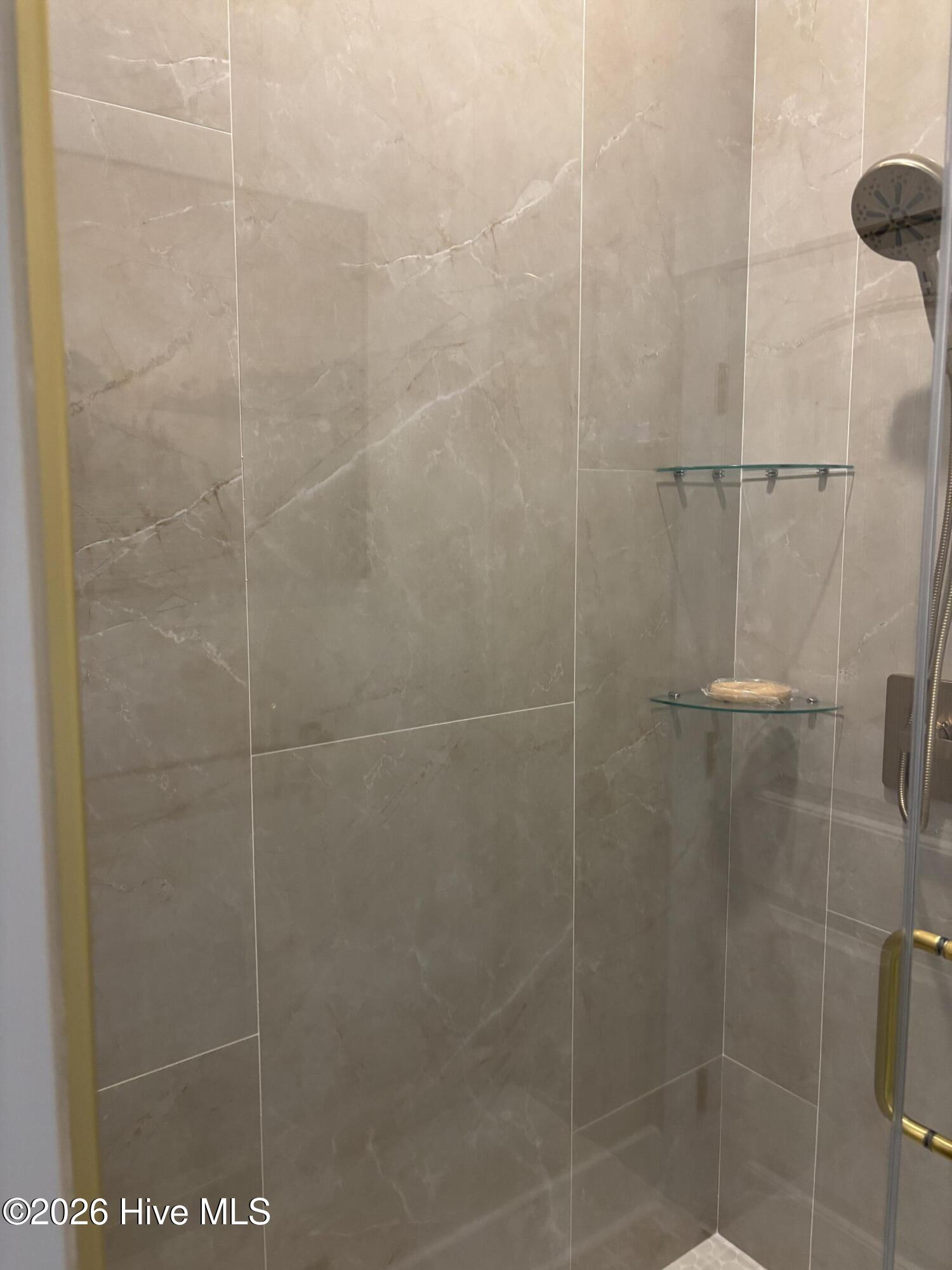 100516902 | Photo 48