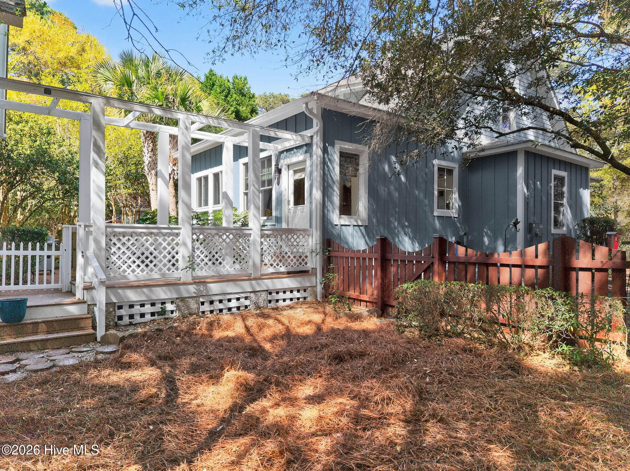 100564993 | Photo 48