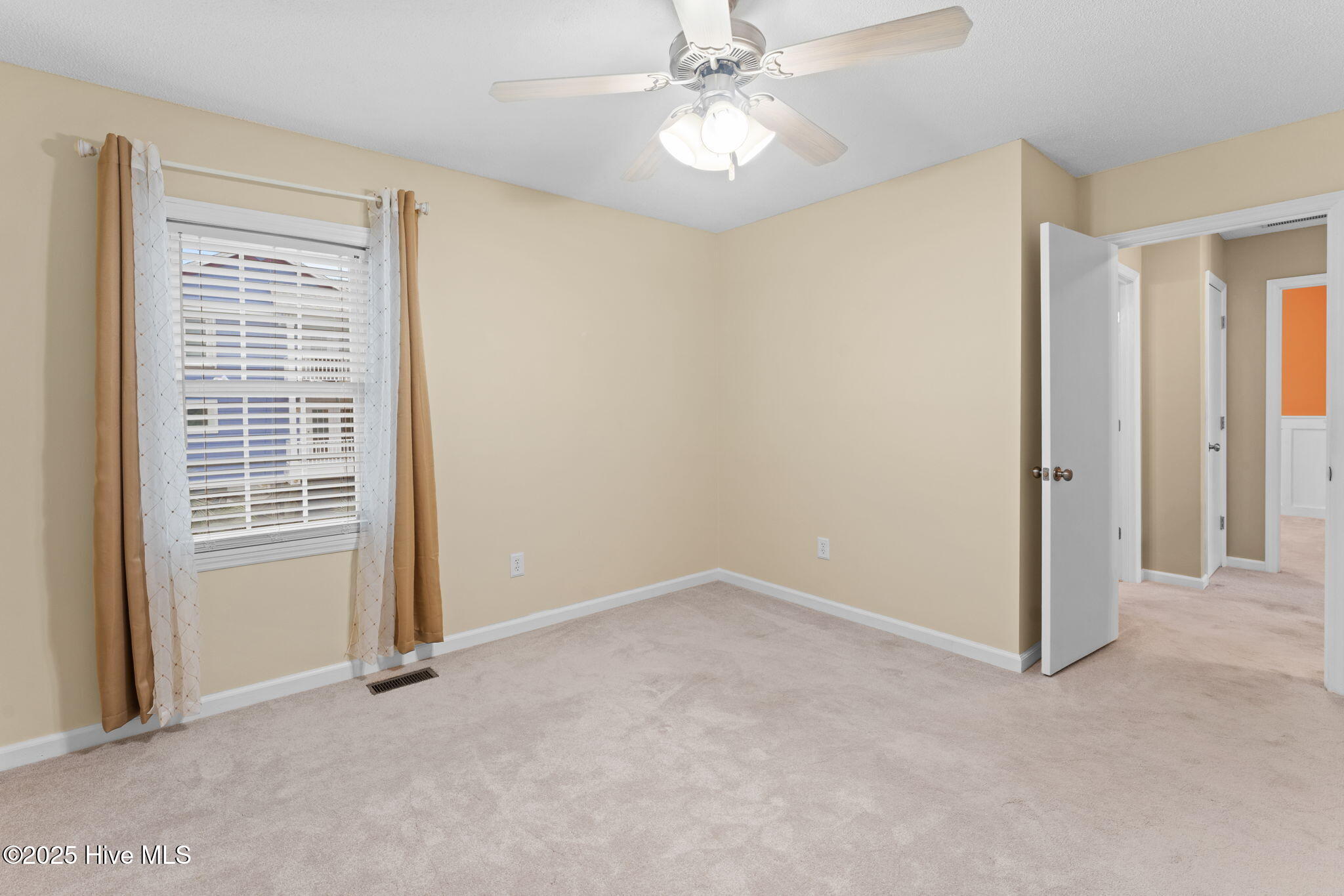 100544546 | Photo 37