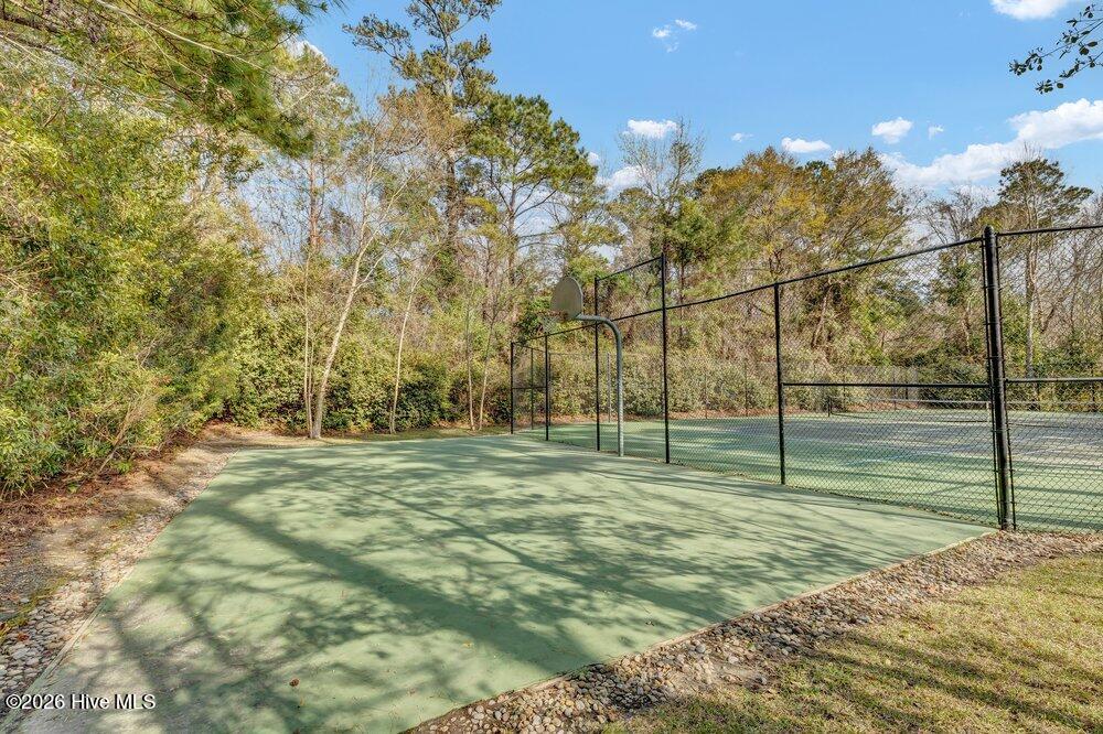 100563966 | Photo 62