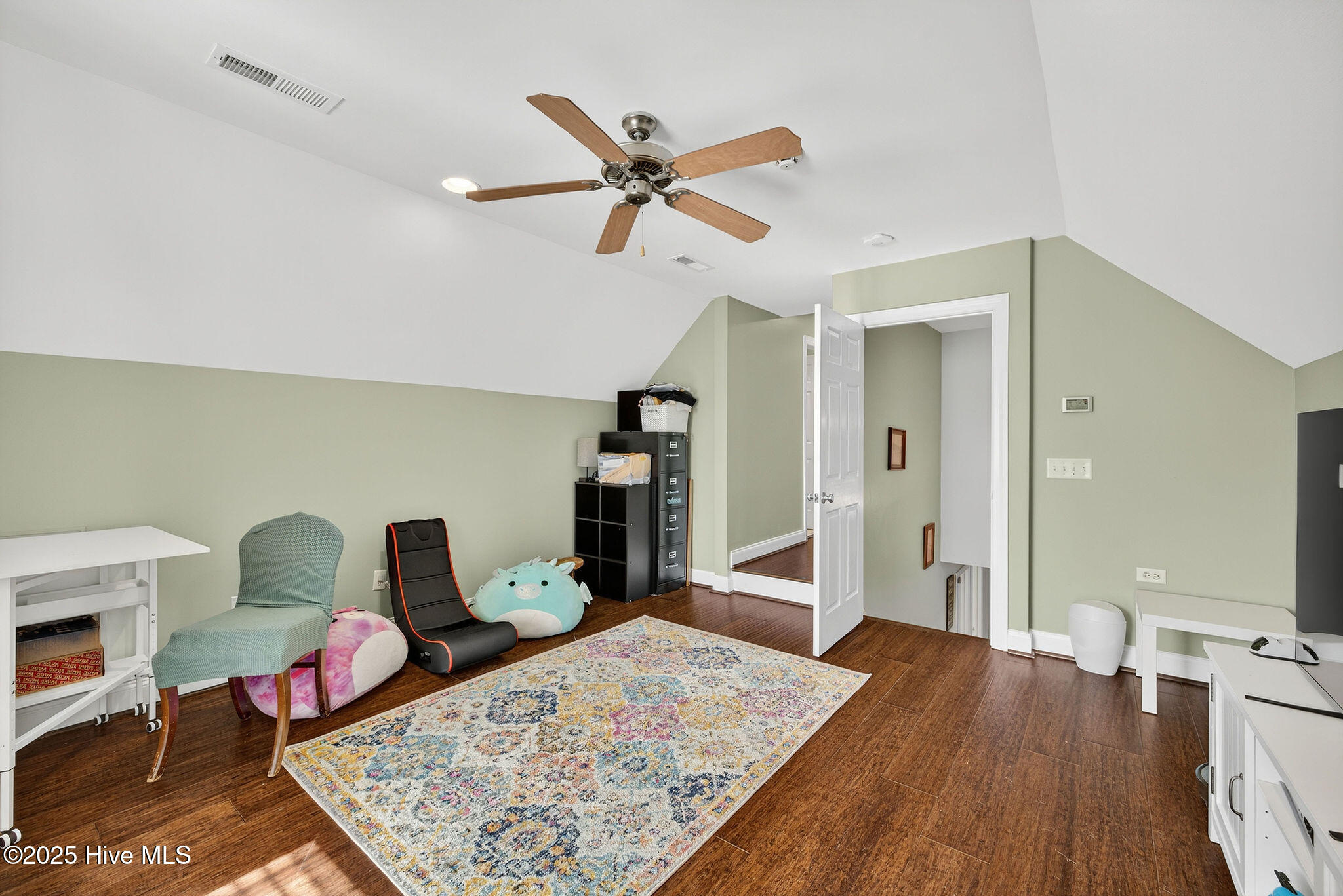 100540017 | Photo 58