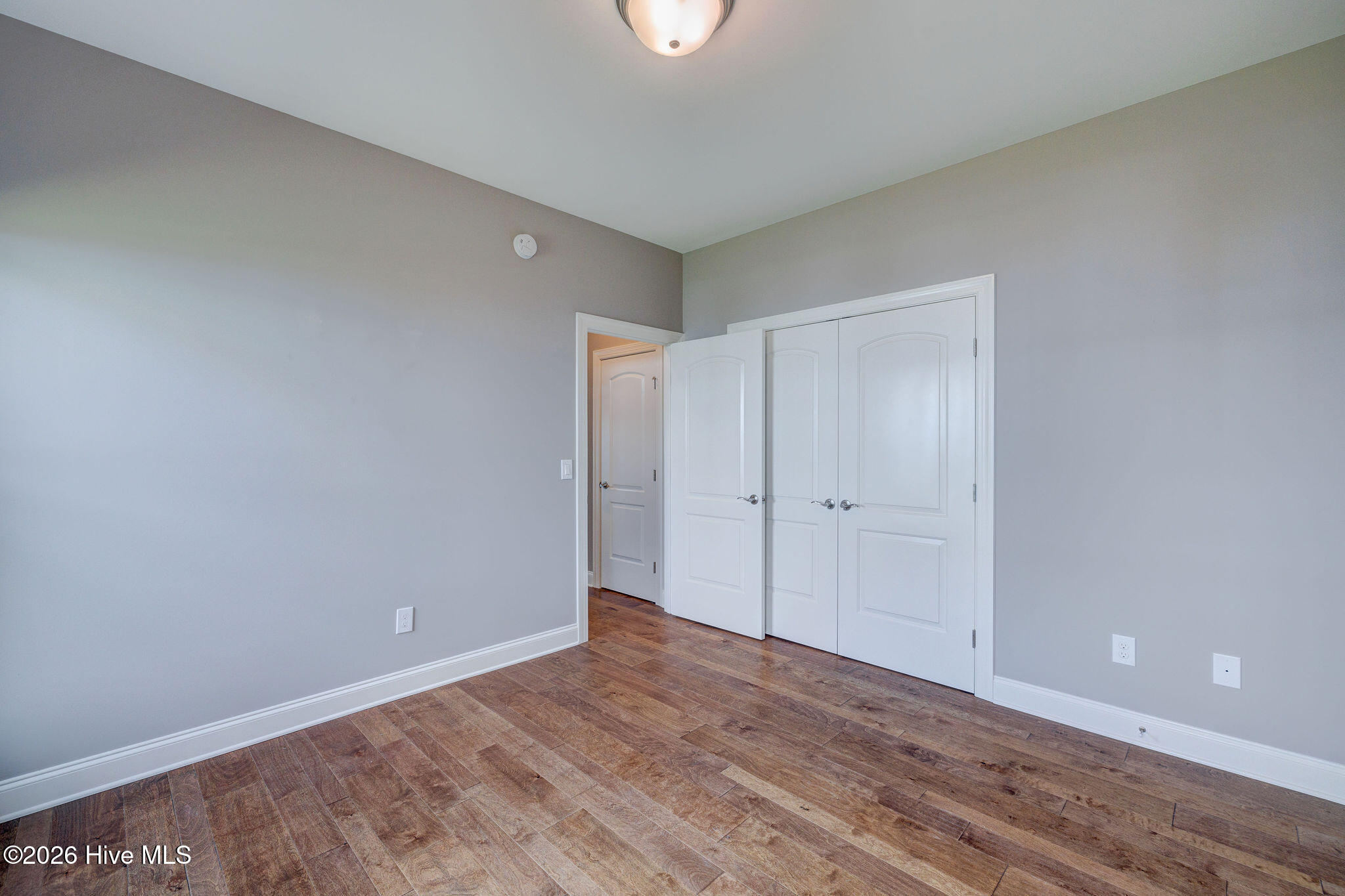 100558232 | Photo 36