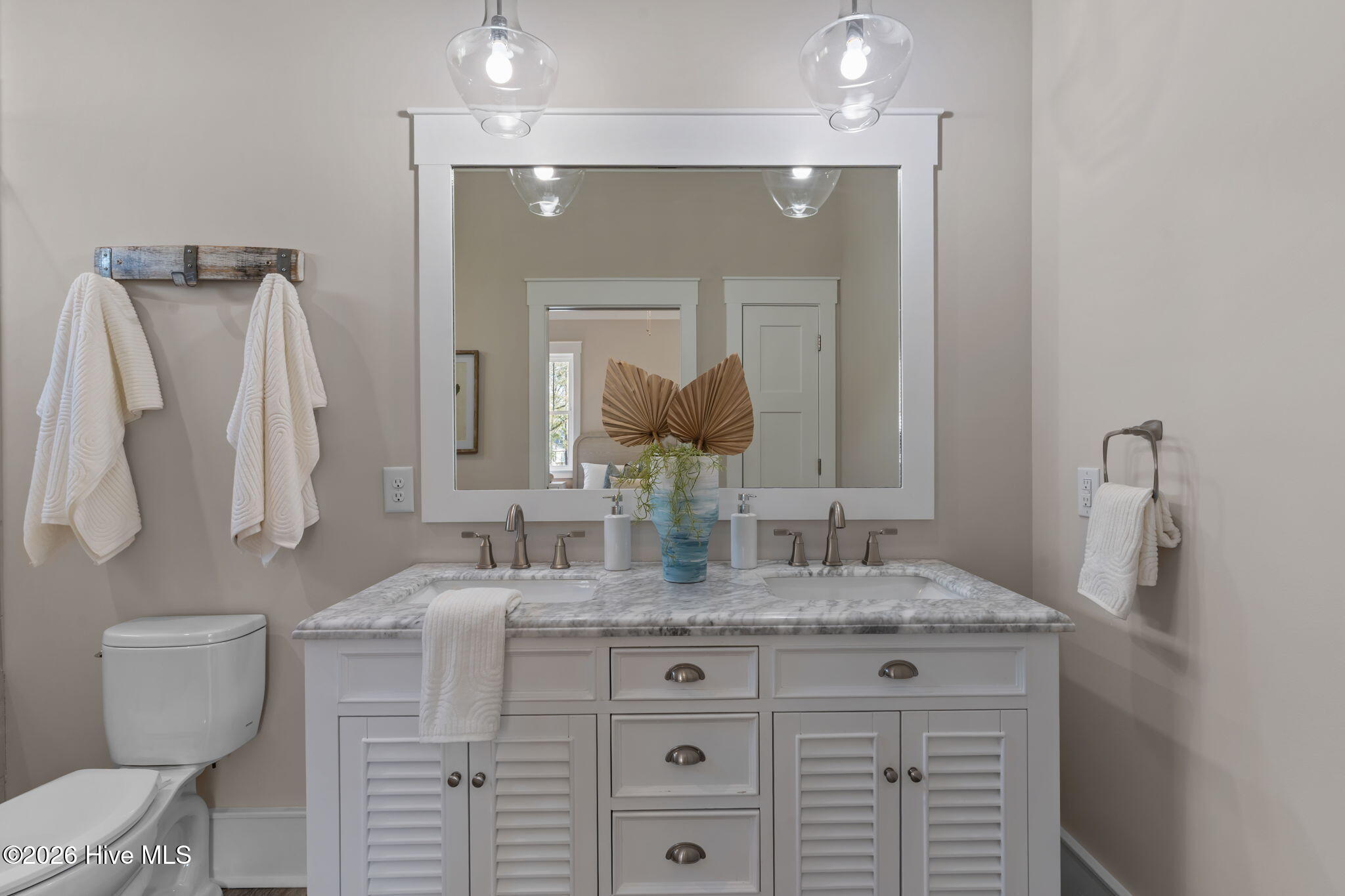 100561647 | Photo 27