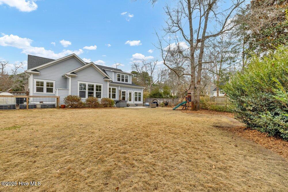 100555857 | Photo 47