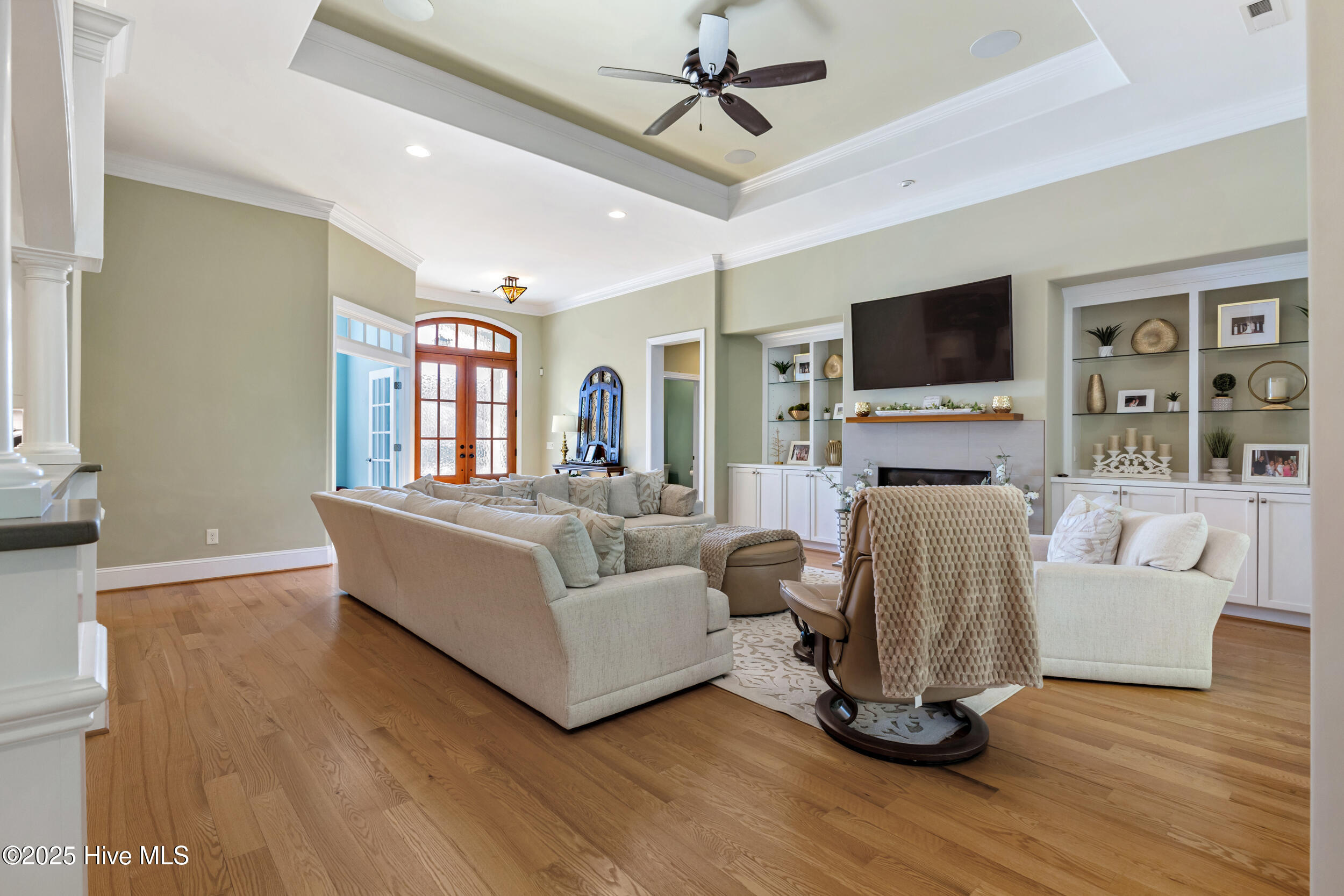 100549327 | Photo 14