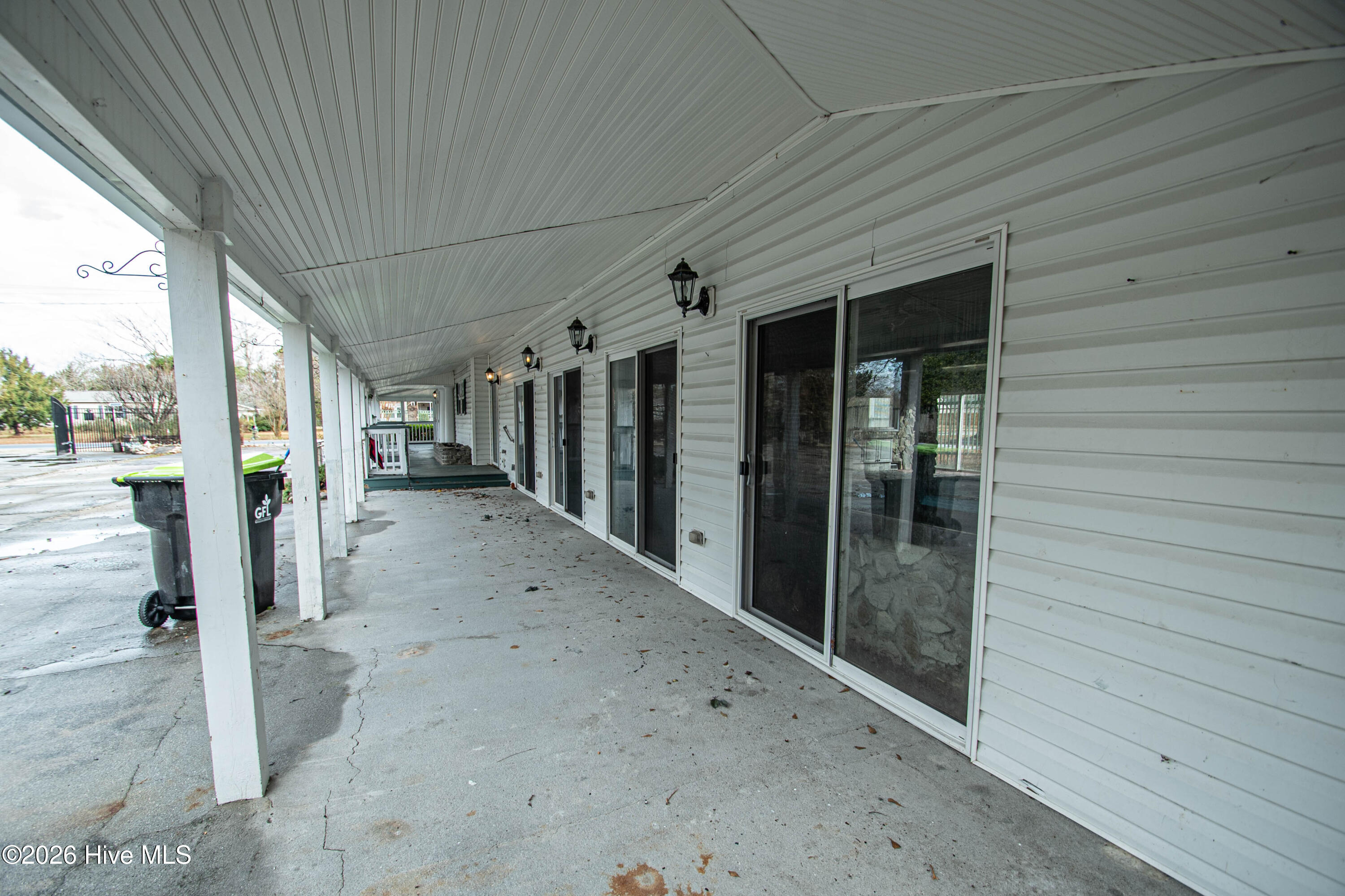 100554642 | Photo 102