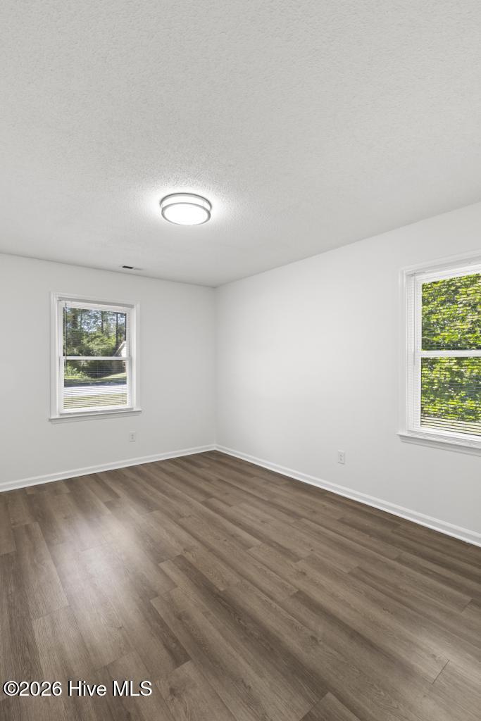 100568069 | Photo 27