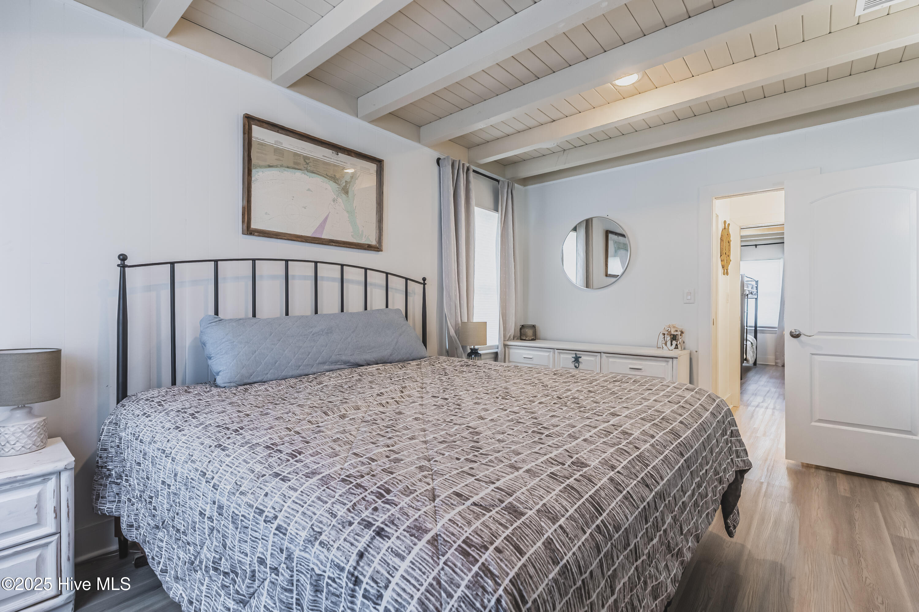 100521166 | Photo 18