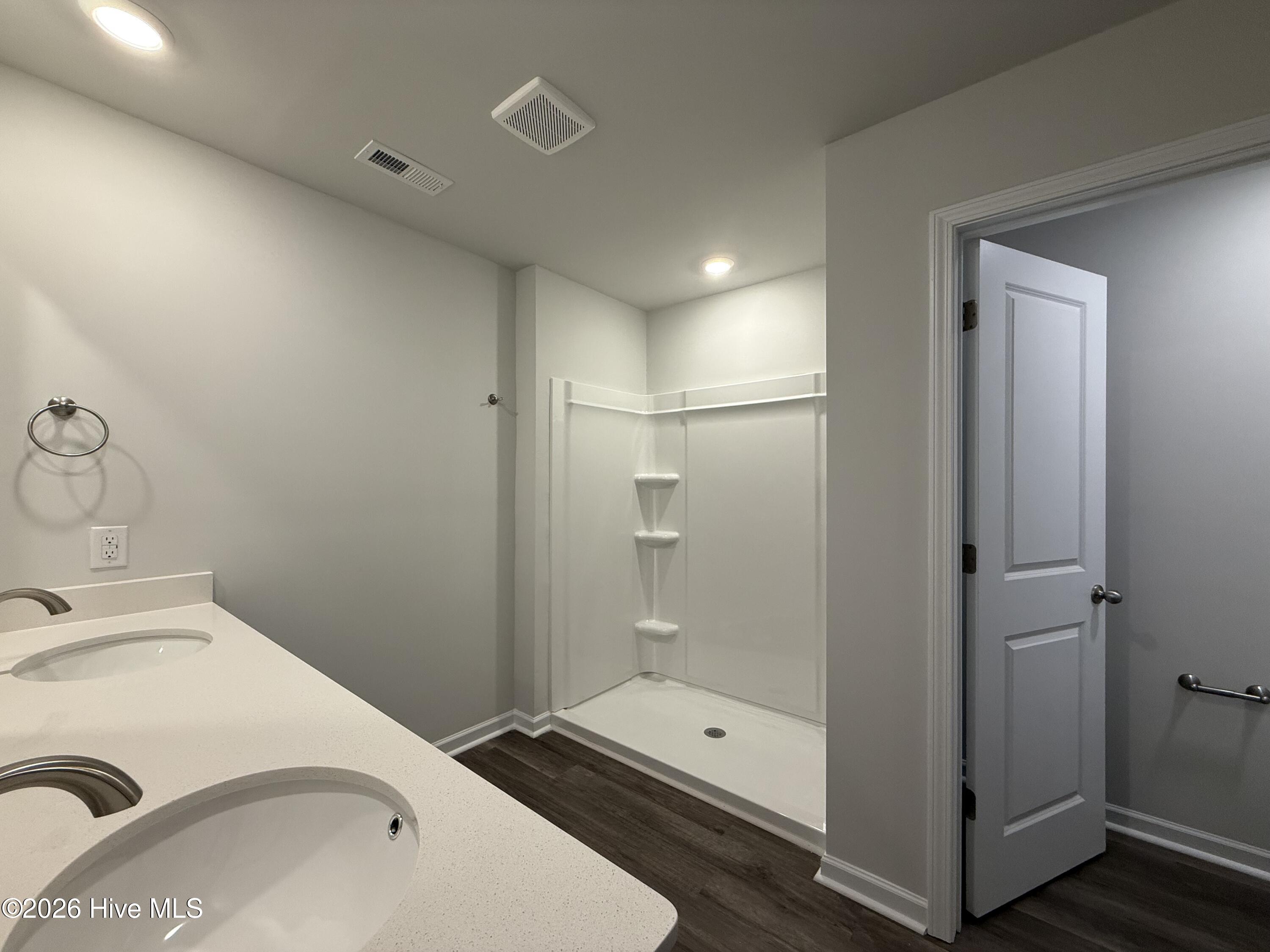 100525902 | Photo 27