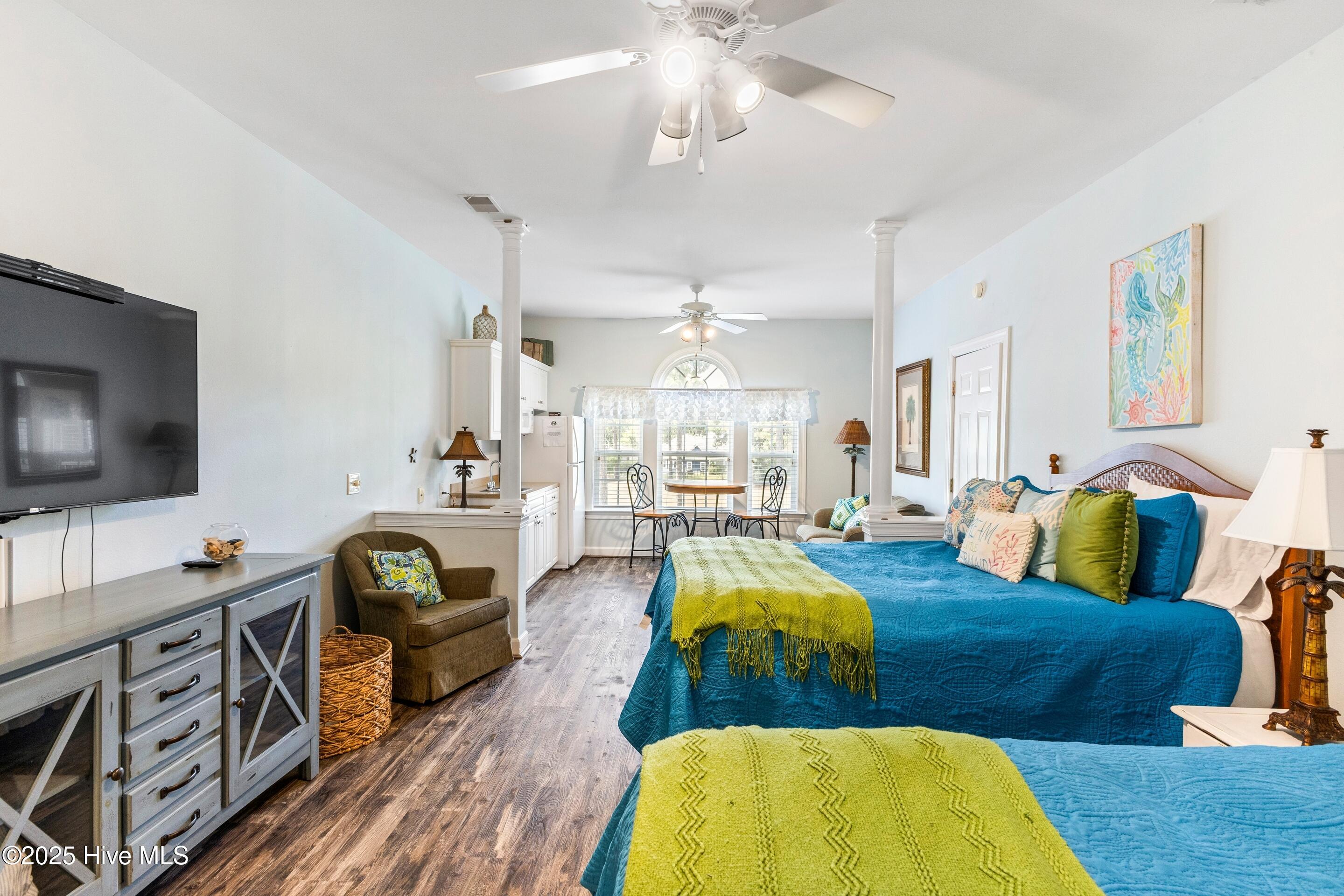 100531595 | Photo 35