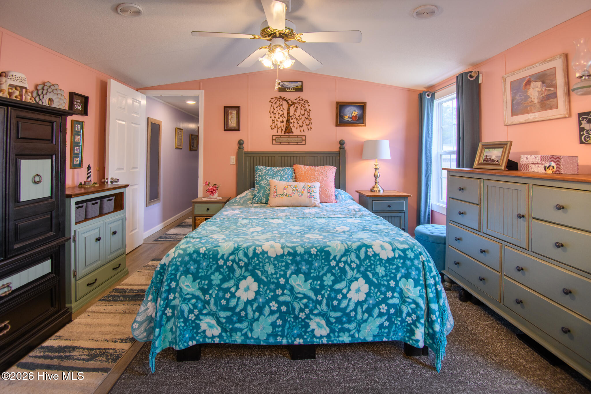 100558747 | Photo 20