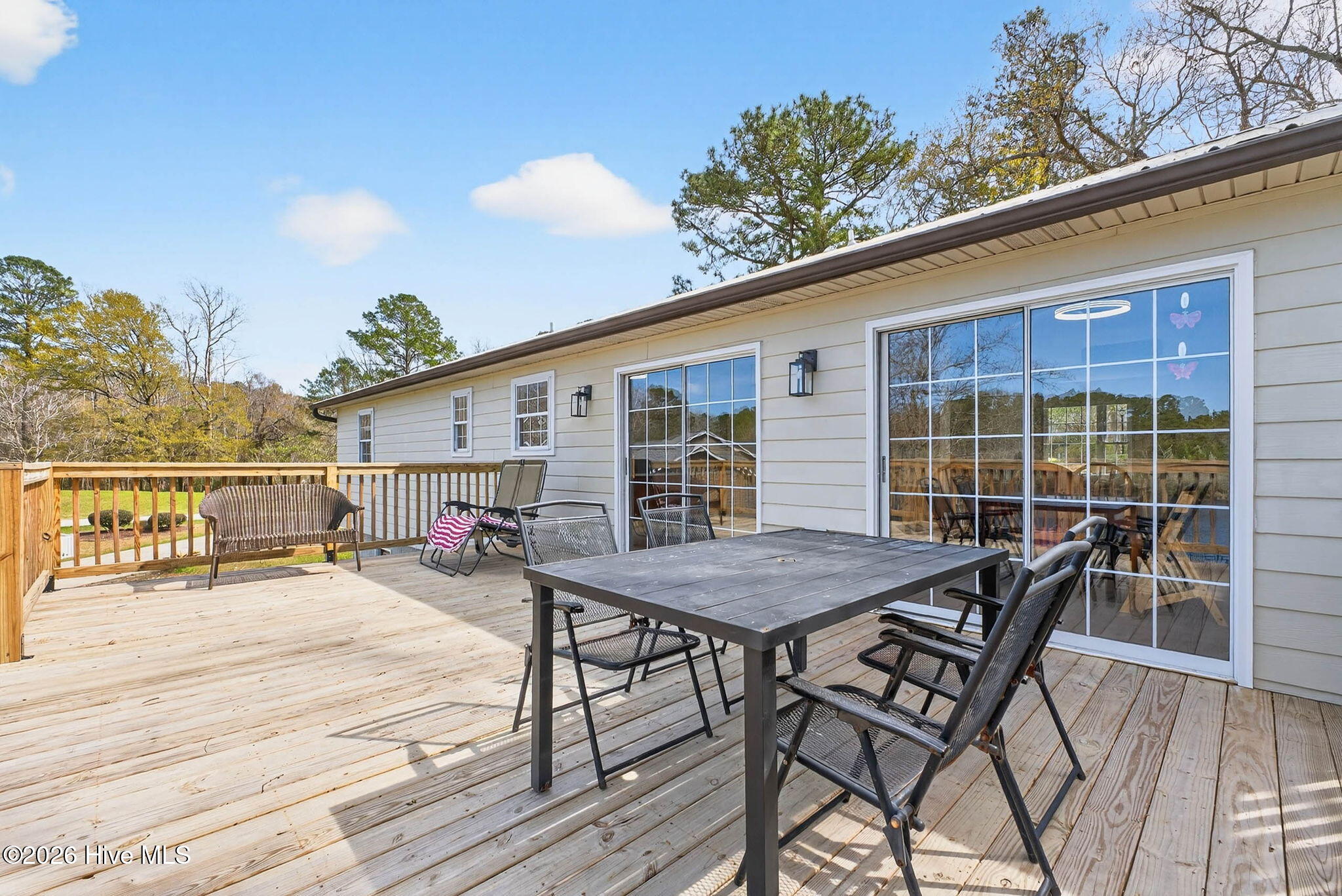 100561895 | Photo 38