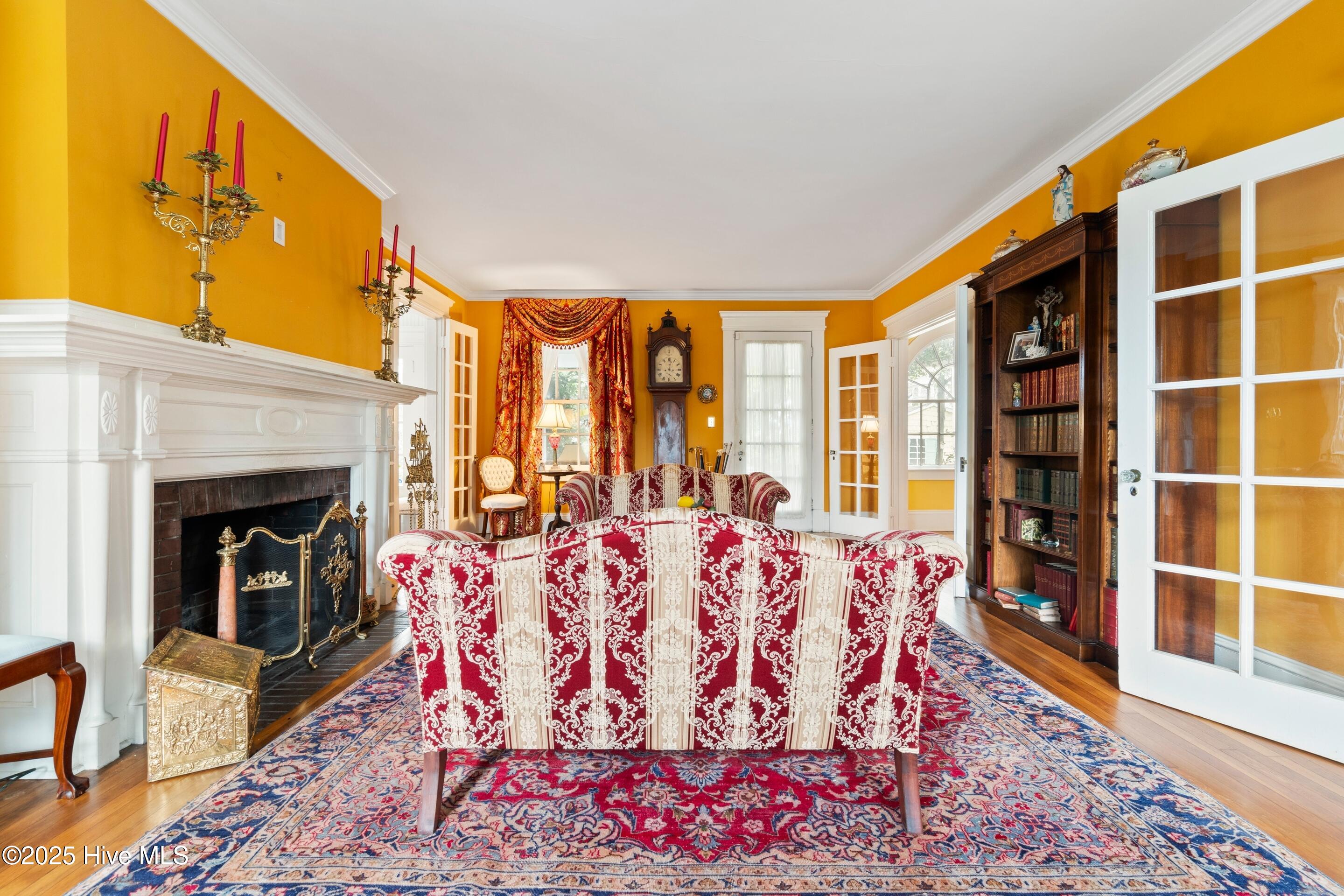 100553658 | Photo 11