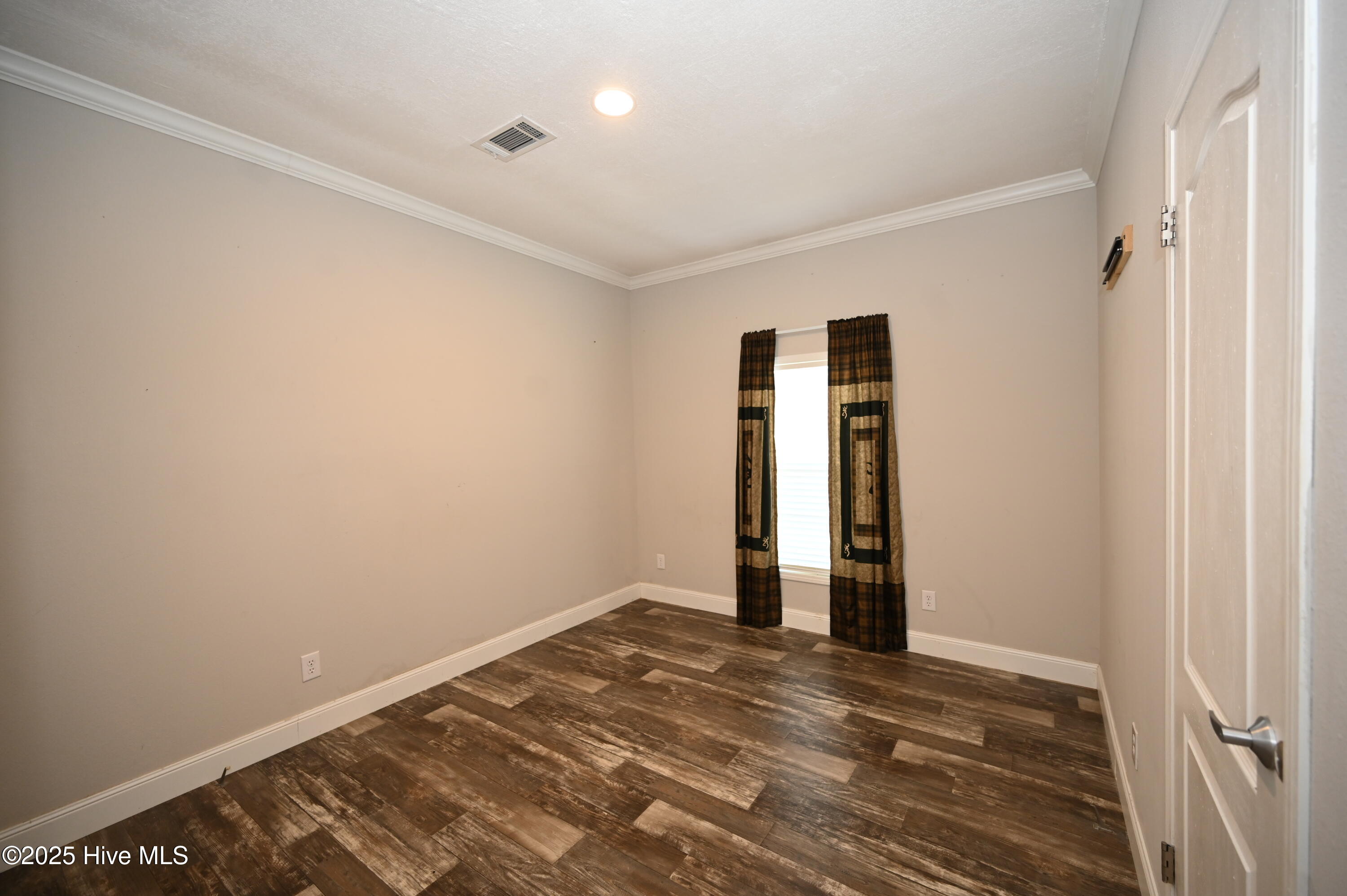 100541262 | Photo 31